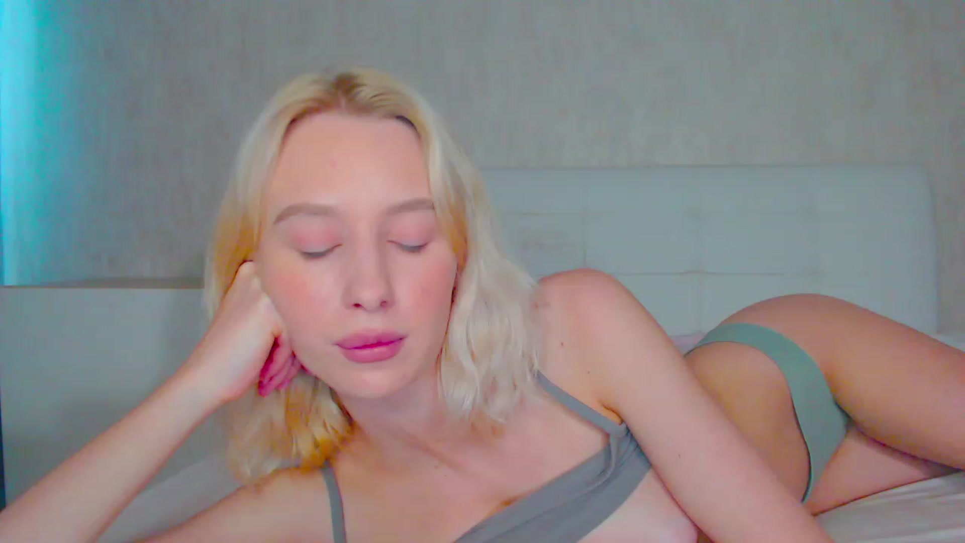 Gallery image thumbnail from pretty_maya_'s myfreecams stream on, 06/29/2023, 10:18 image 14 of 20