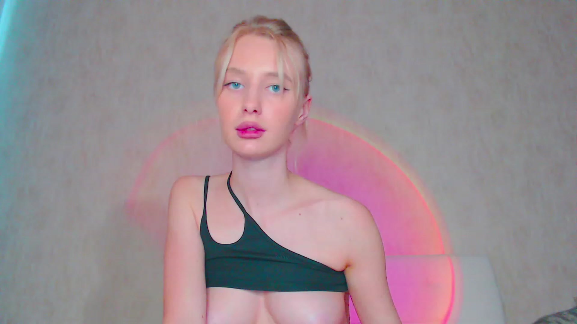 Gallery image thumbnail from pretty_maya_'s myfreecams stream on, 07/25/2023, 14:08 image 8 of 20