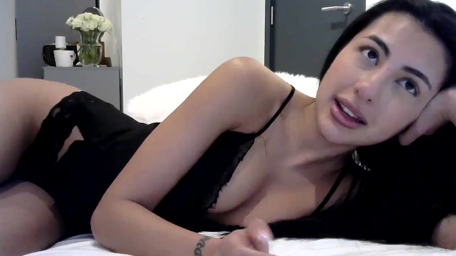 Gallery image thumbnail from princessjasx's myfreecams stream on, 04/14/2024, 17:20 image 6 of 20