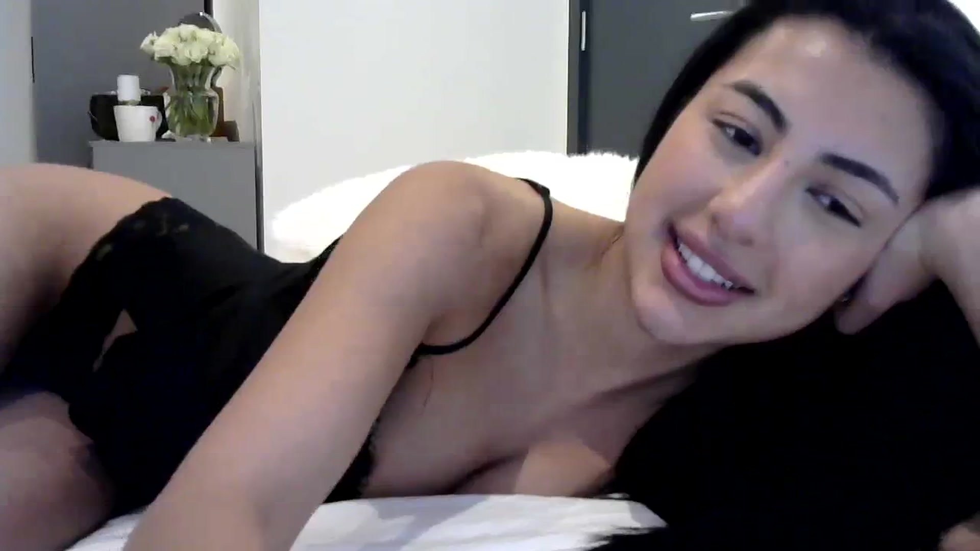 Gallery image thumbnail from princessjasx's myfreecams stream on, 04/14/2024, 17:20 image 4 of 20