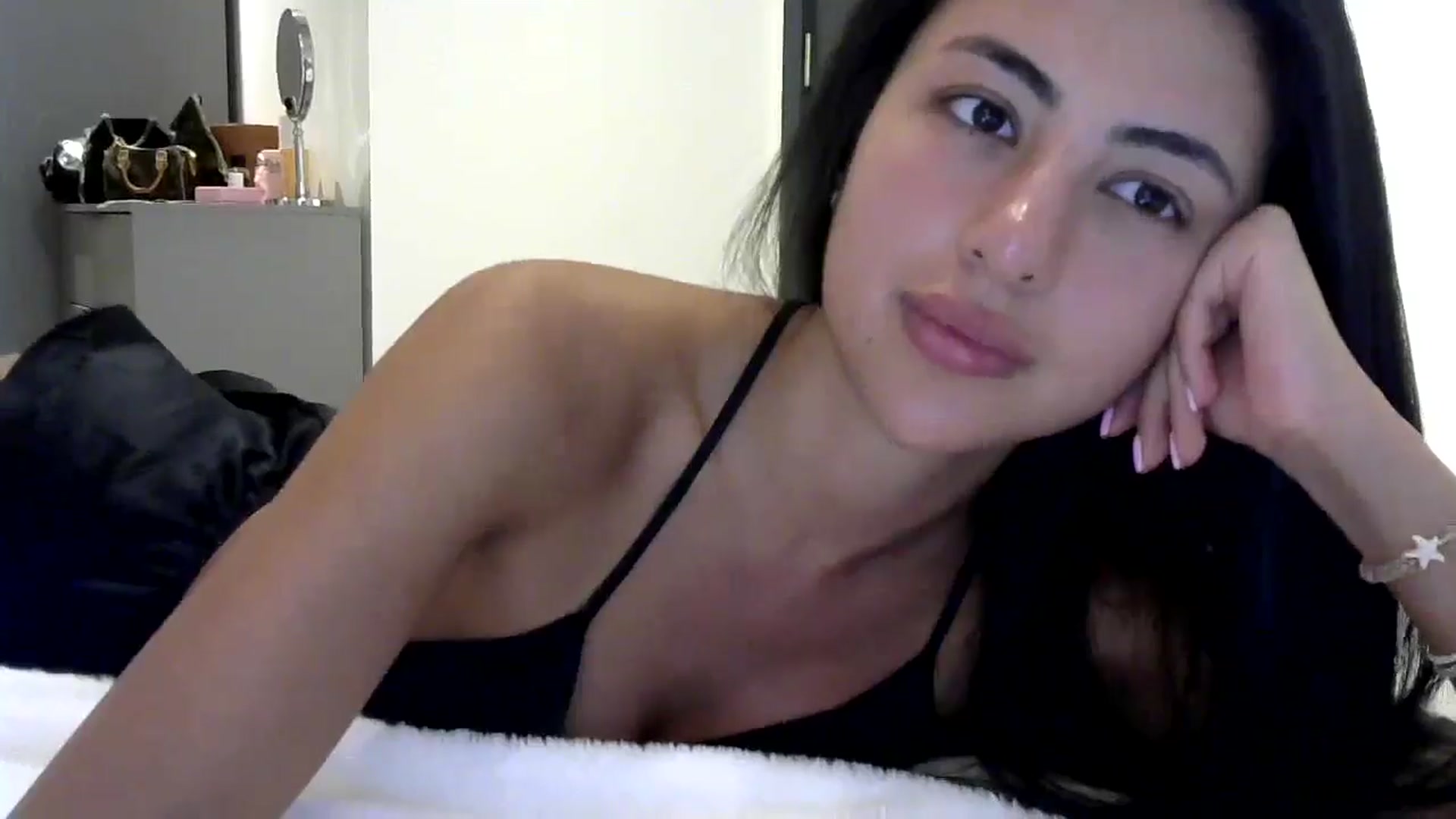 Gallery image thumbnail from princessjasx's myfreecams stream on, 05/31/2024, 18:50 image 10 of 20