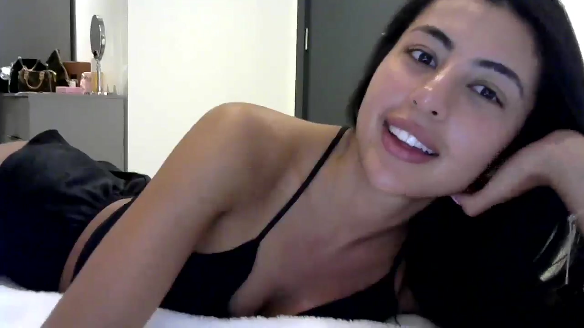 Gallery image thumbnail from princessjasx's myfreecams stream on, 05/31/2024, 18:50 image 3 of 20