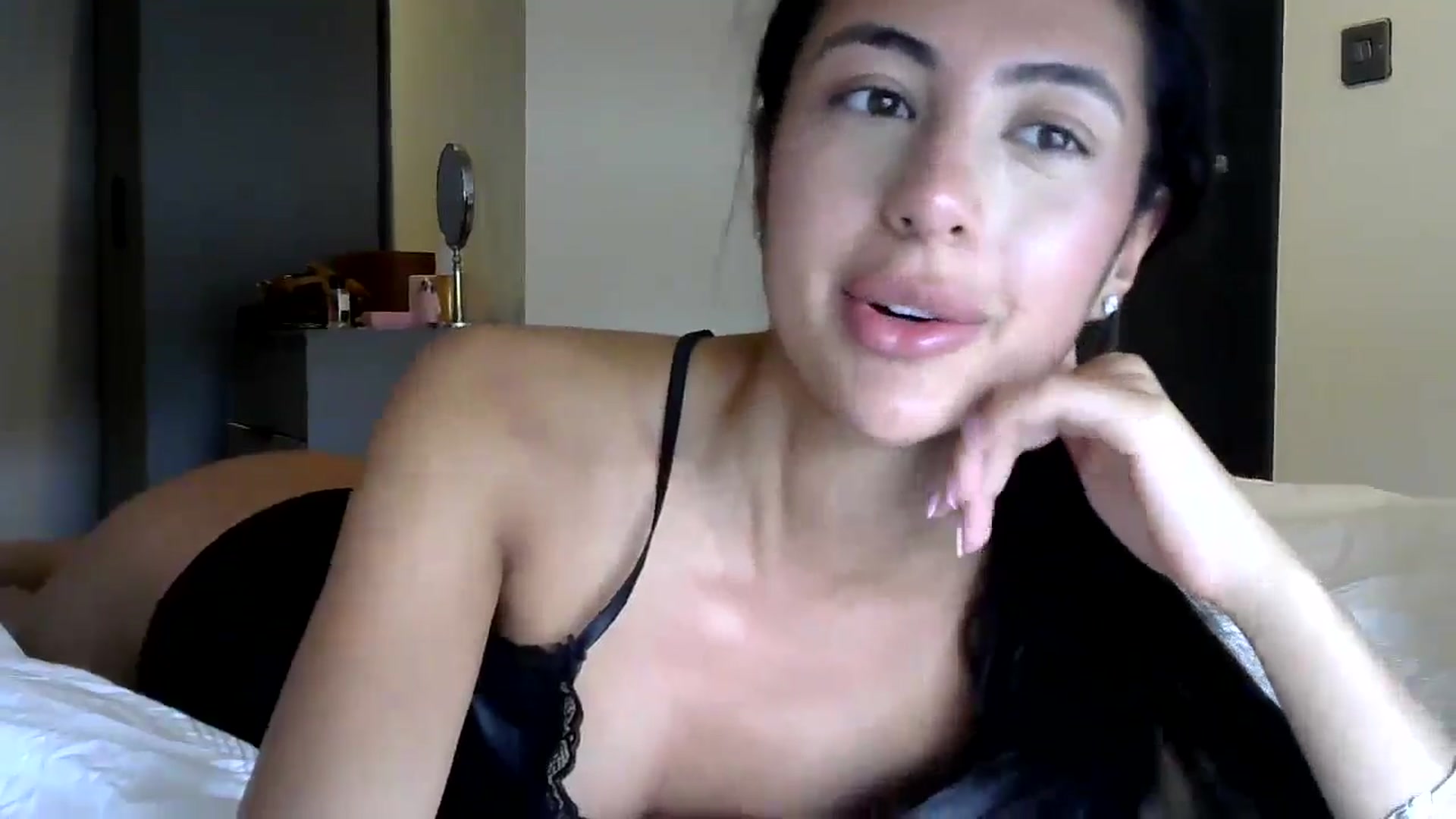Gallery image thumbnail from princessjasx's myfreecams stream on, 06/01/2024, 13:34 image 16 of 20