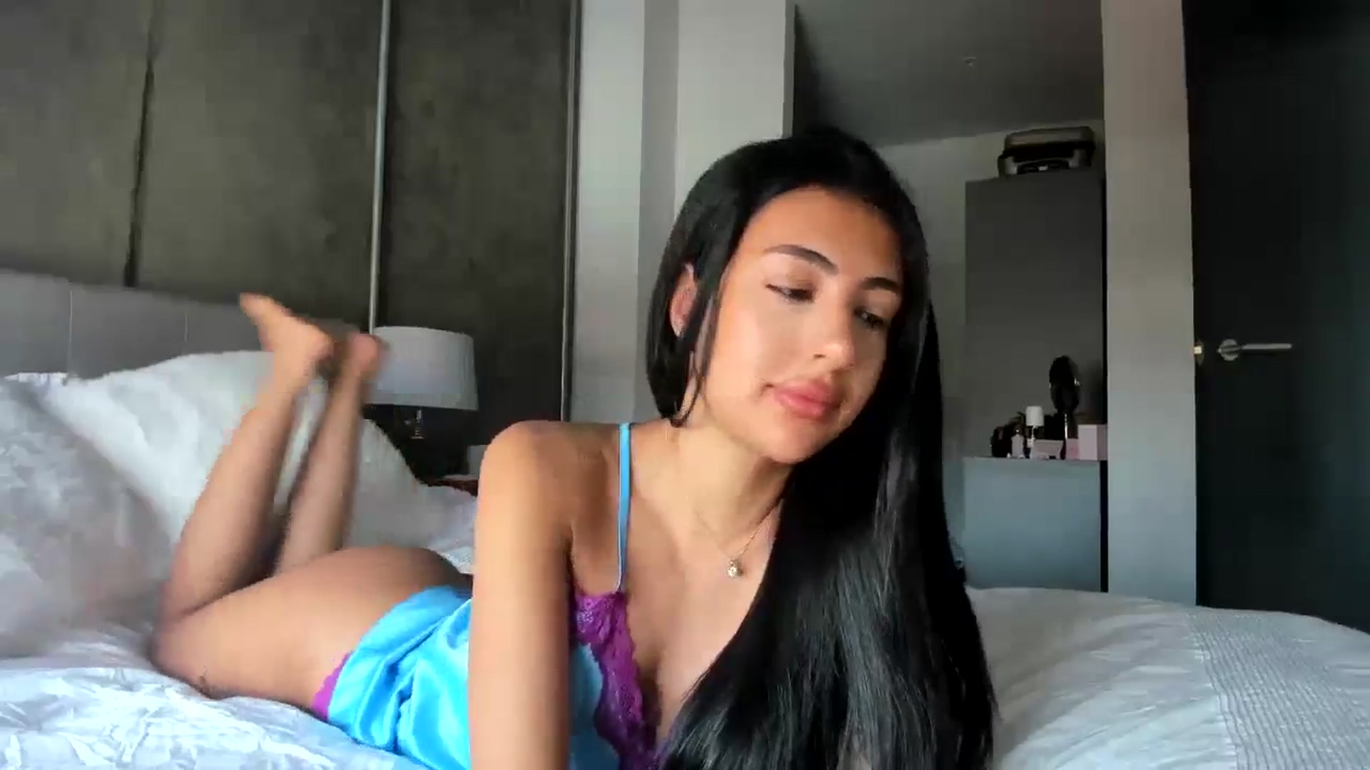 Gallery image thumbnail from princessjasx's myfreecams stream on, 06/25/2024, 09:06 image 14 of 20