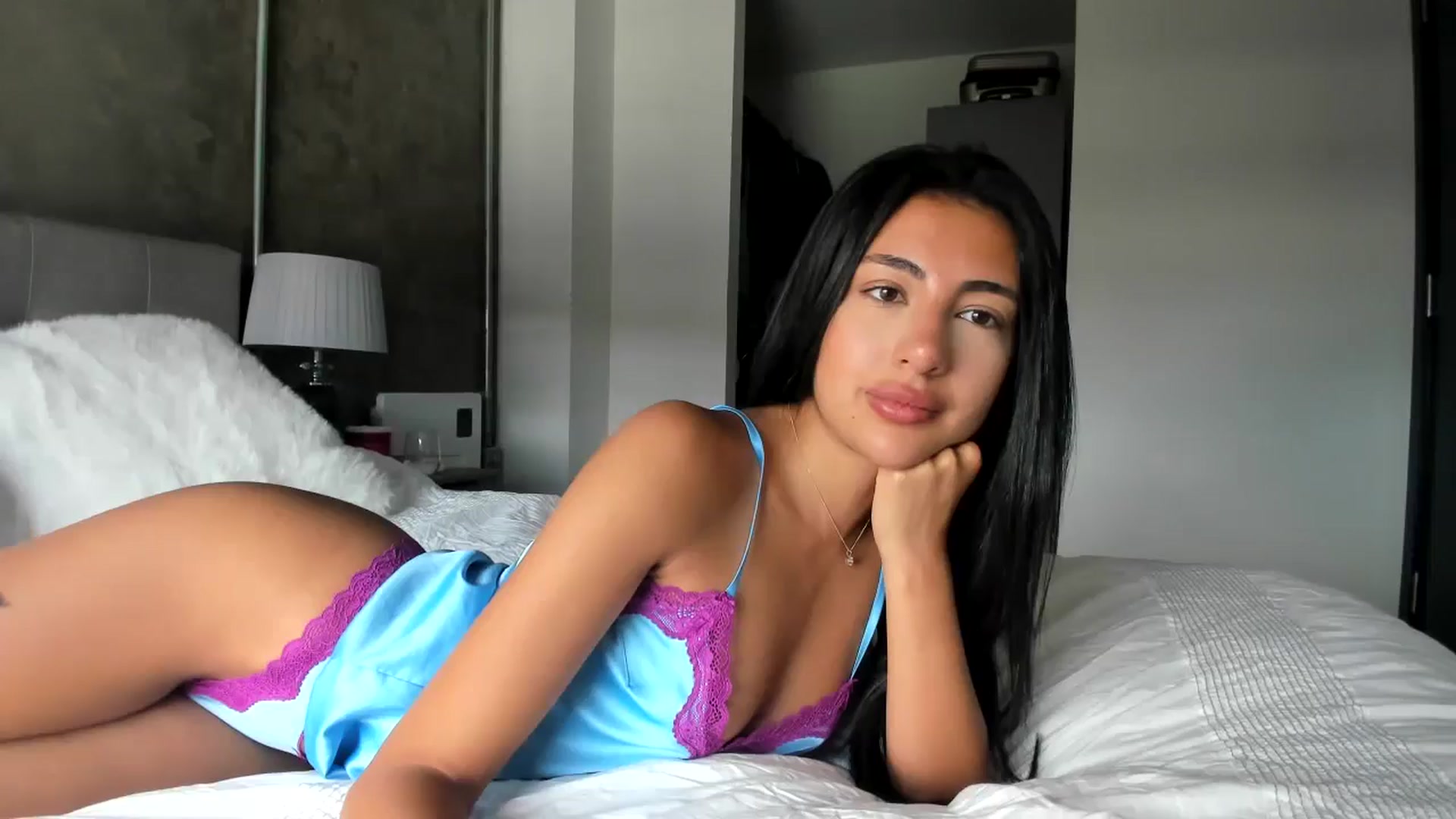 Gallery image thumbnail from princessjasx's myfreecams stream on, 06/25/2024, 10:13 image 14 of 20