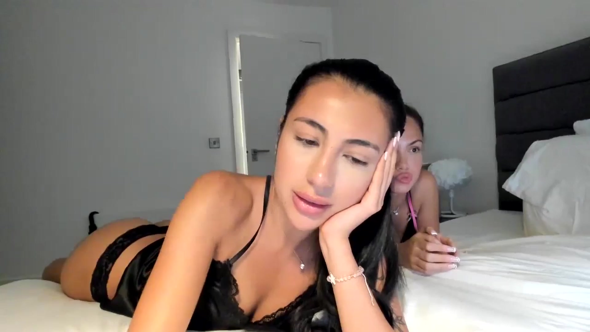 Gallery image thumbnail from princessjasx's myfreecams stream on, 08/14/2024, 14:27 image 7 of 20