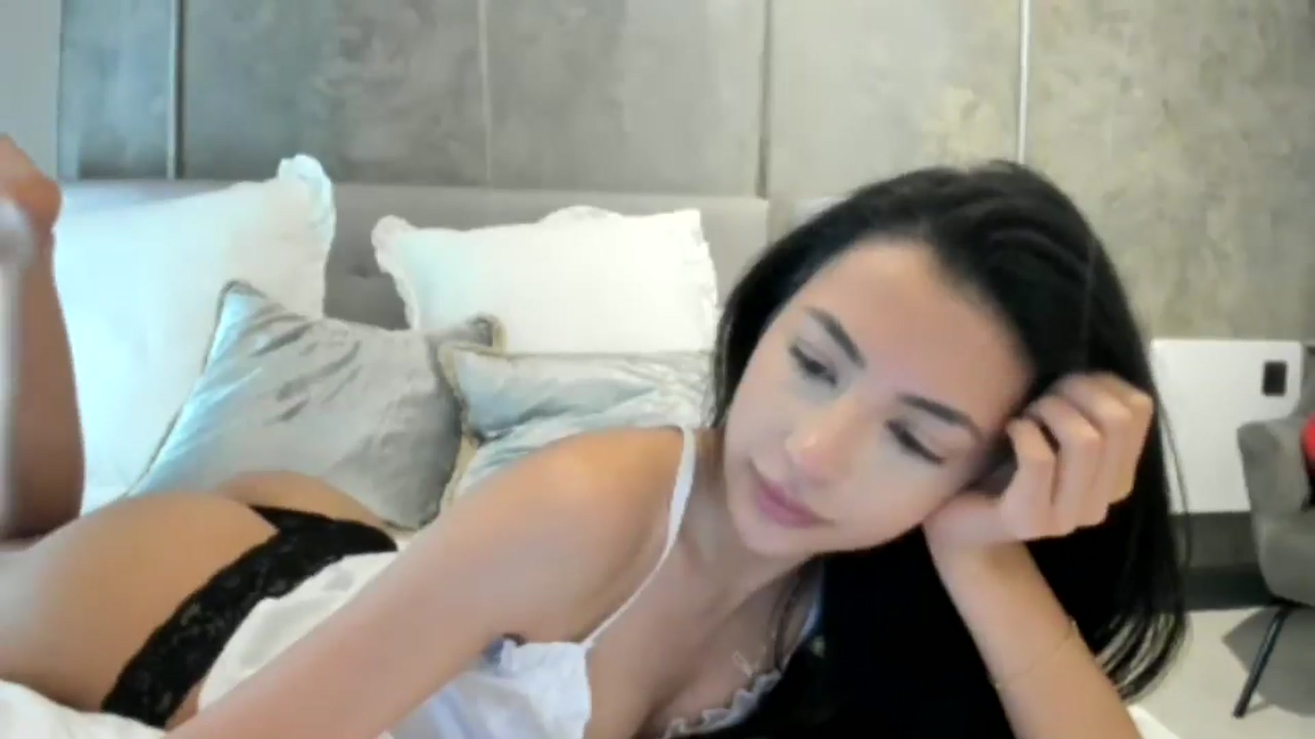 Gallery image thumbnail from princessjasx's myfreecams stream on, 12/22/2024, 14:43 image 8 of 20