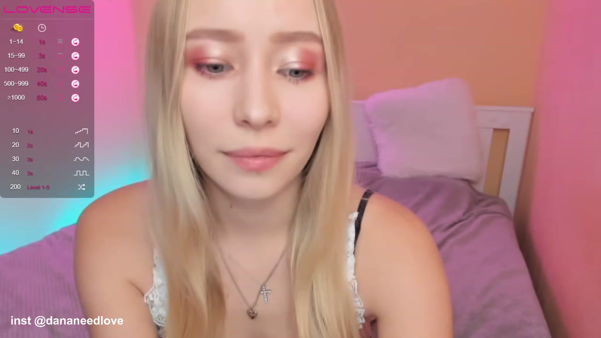 Gallery image thumbnail from pristine_edge's myfreecams stream on, 11/21/2022, 24:59 image 4 of 20