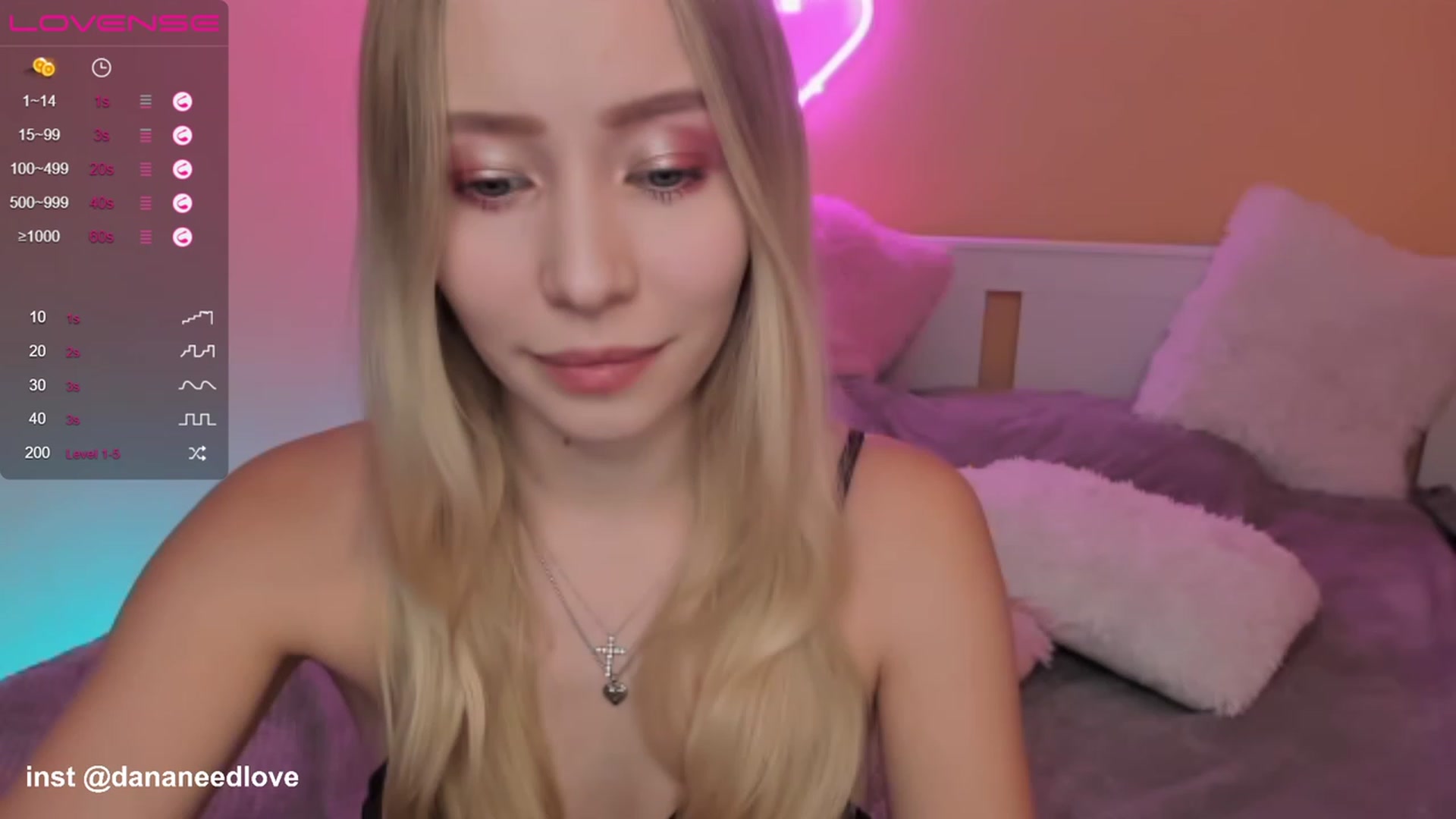 Gallery image thumbnail from pristine_edge's myfreecams stream on, 11/22/2022, 24:32 image 7 of 20