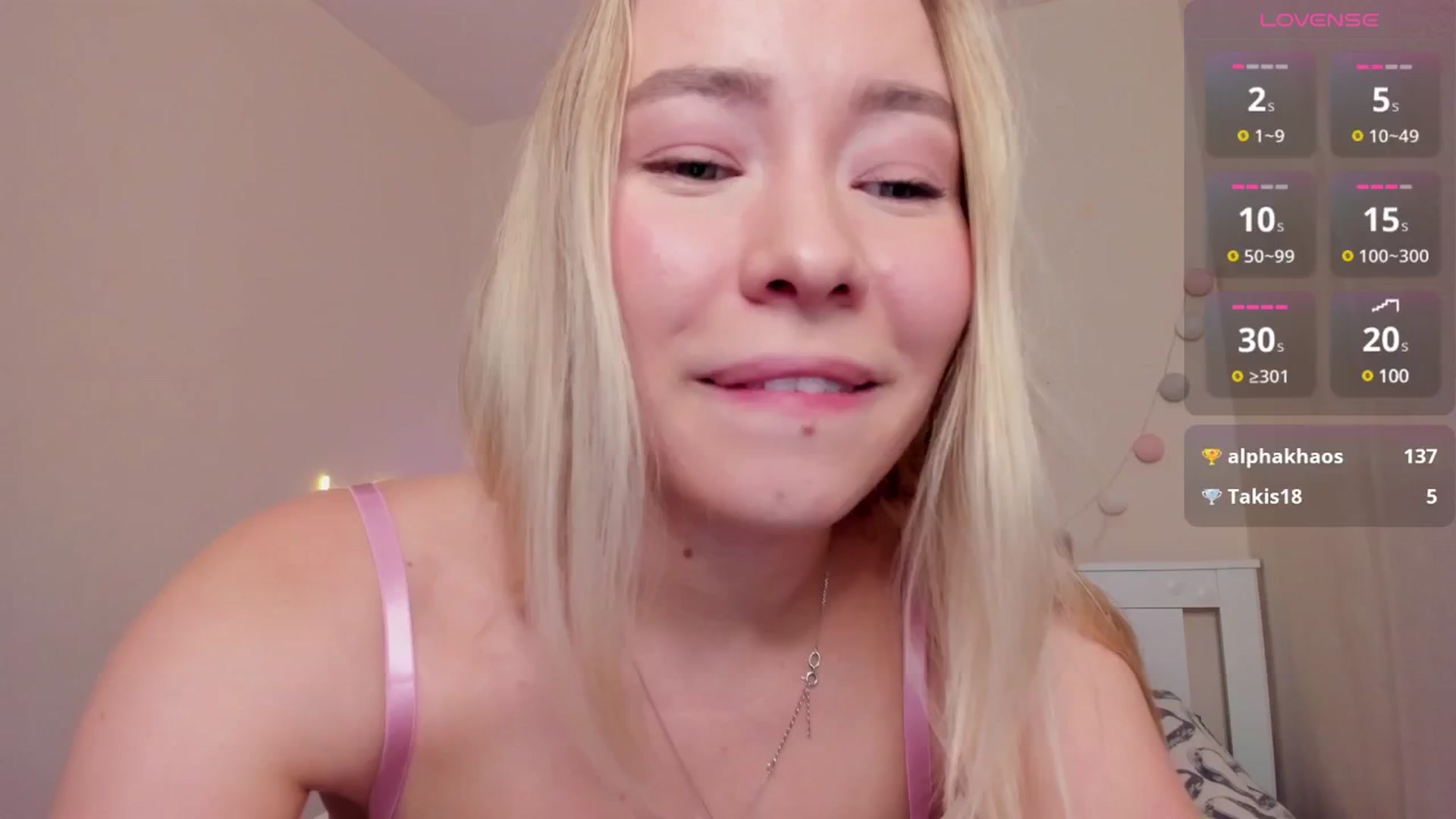 Gallery image thumbnail from pristine_edge's myfreecams stream on, 06/25/2025, 24:02 image 9 of 20