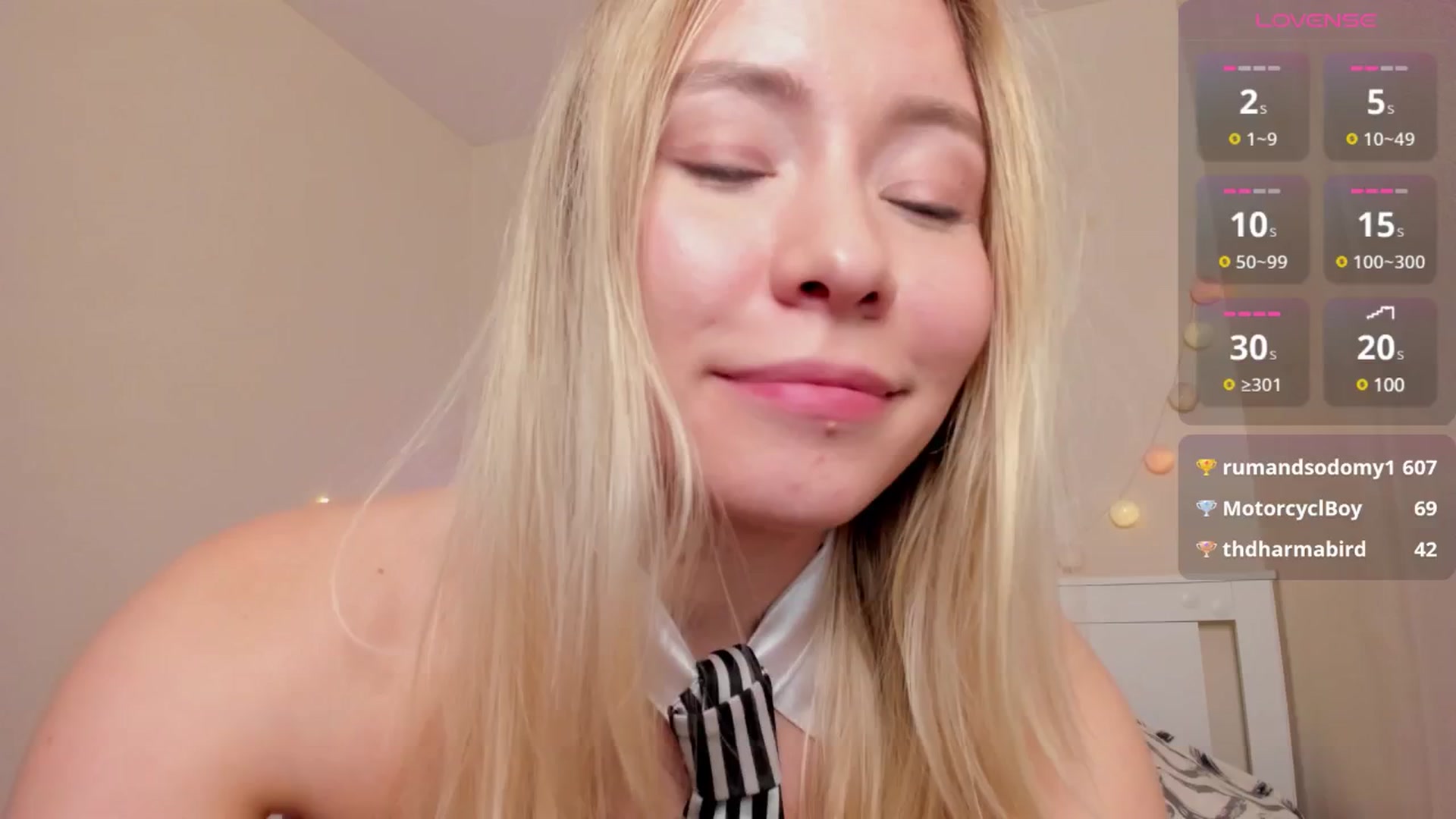 Gallery image thumbnail from pristine_edge's myfreecams stream on, 07/10/2025, 01:00 image 15 of 20