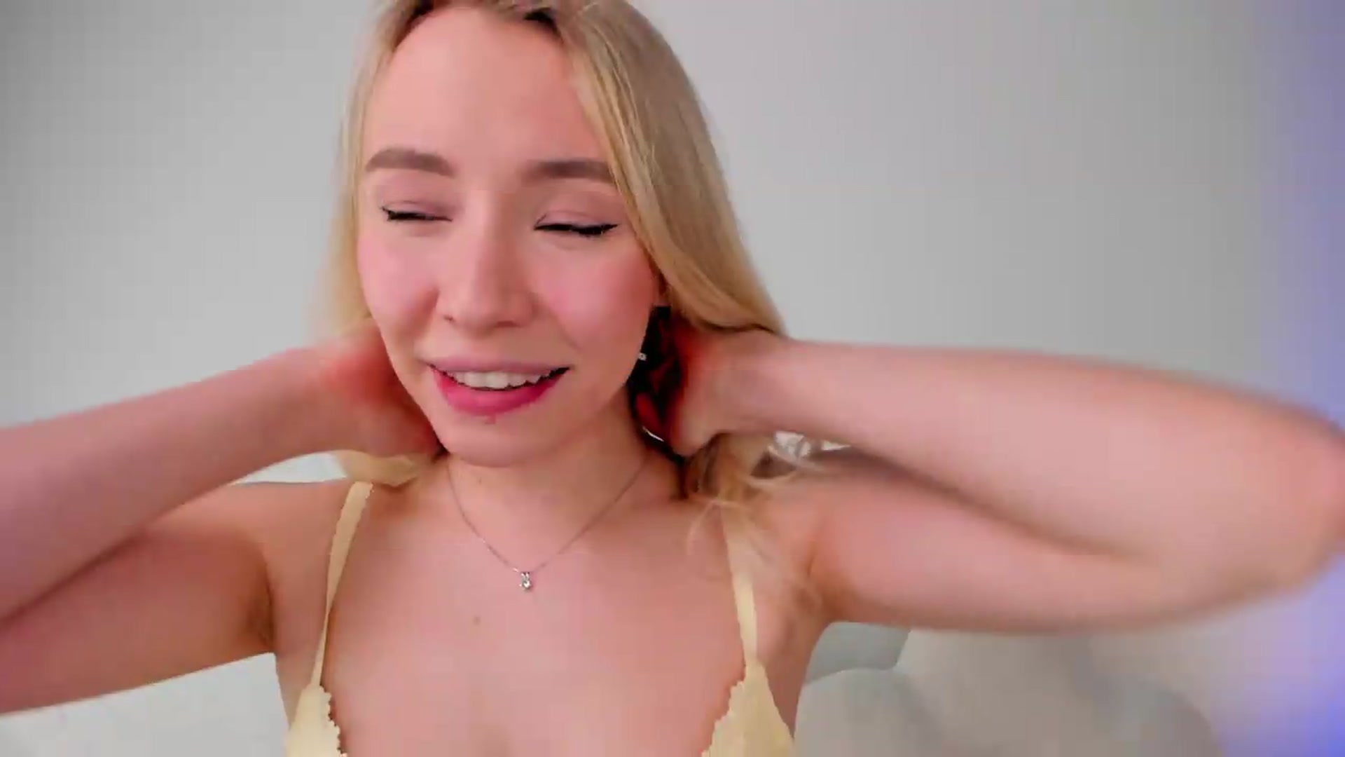 Gallery image thumbnail from pristine_edge's myfreecams stream on, 05/07/2026, 24:33 image 12 of 20