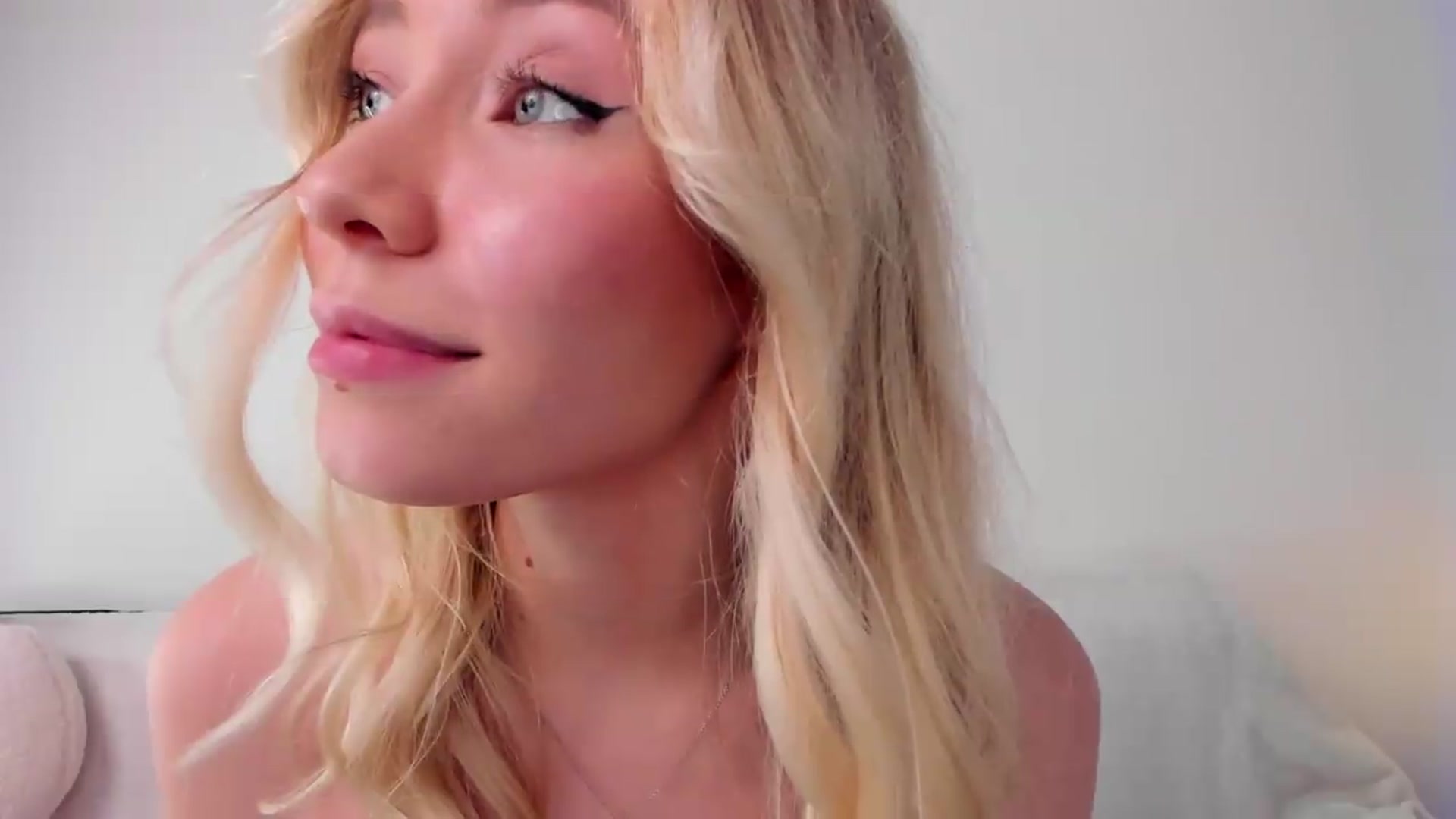 Gallery image thumbnail from pristine_edge's myfreecams stream on, 05/14/2026, 02:30 image 5 of 20