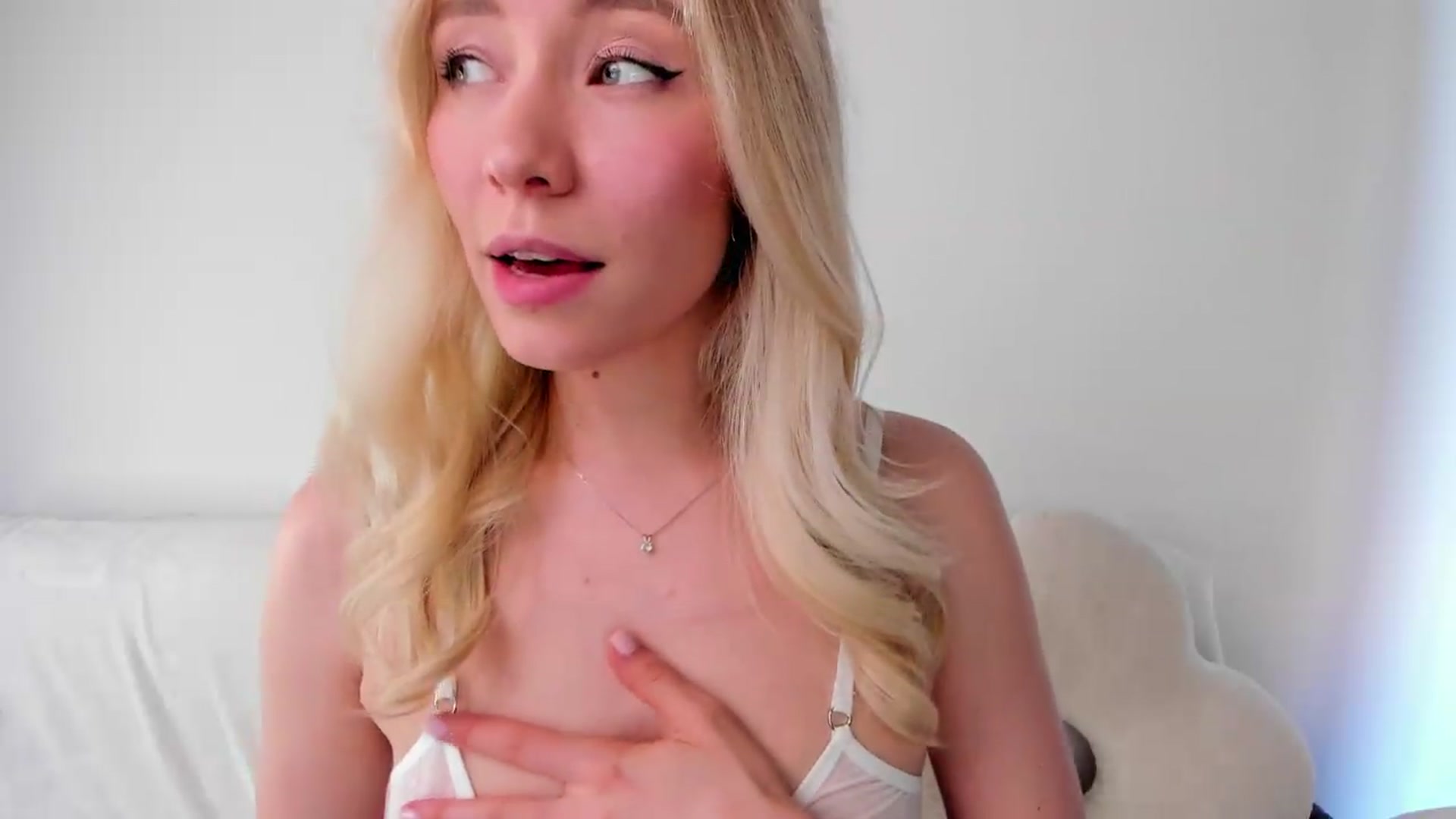 Gallery image thumbnail from pristine_edge's myfreecams stream on, 05/22/2026, 05:16 image 20 of 20