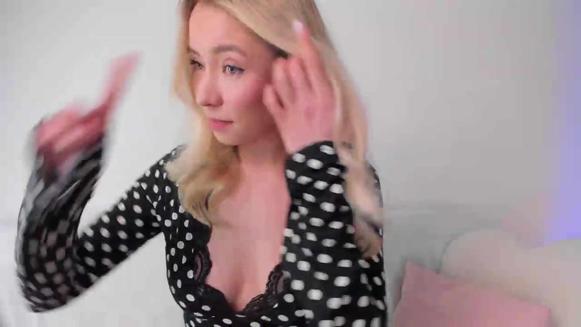 Gallery image thumbnail from pristine_edge's myfreecams stream on, 05/30/2026, 01:03 image 3 of 20