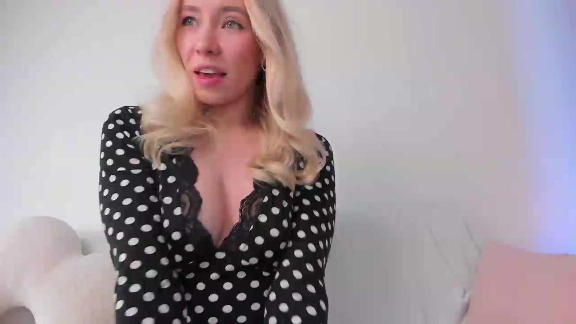 Gallery image thumbnail from pristine_edge's myfreecams stream on, 05/30/2026, 02:59 image 4 of 20