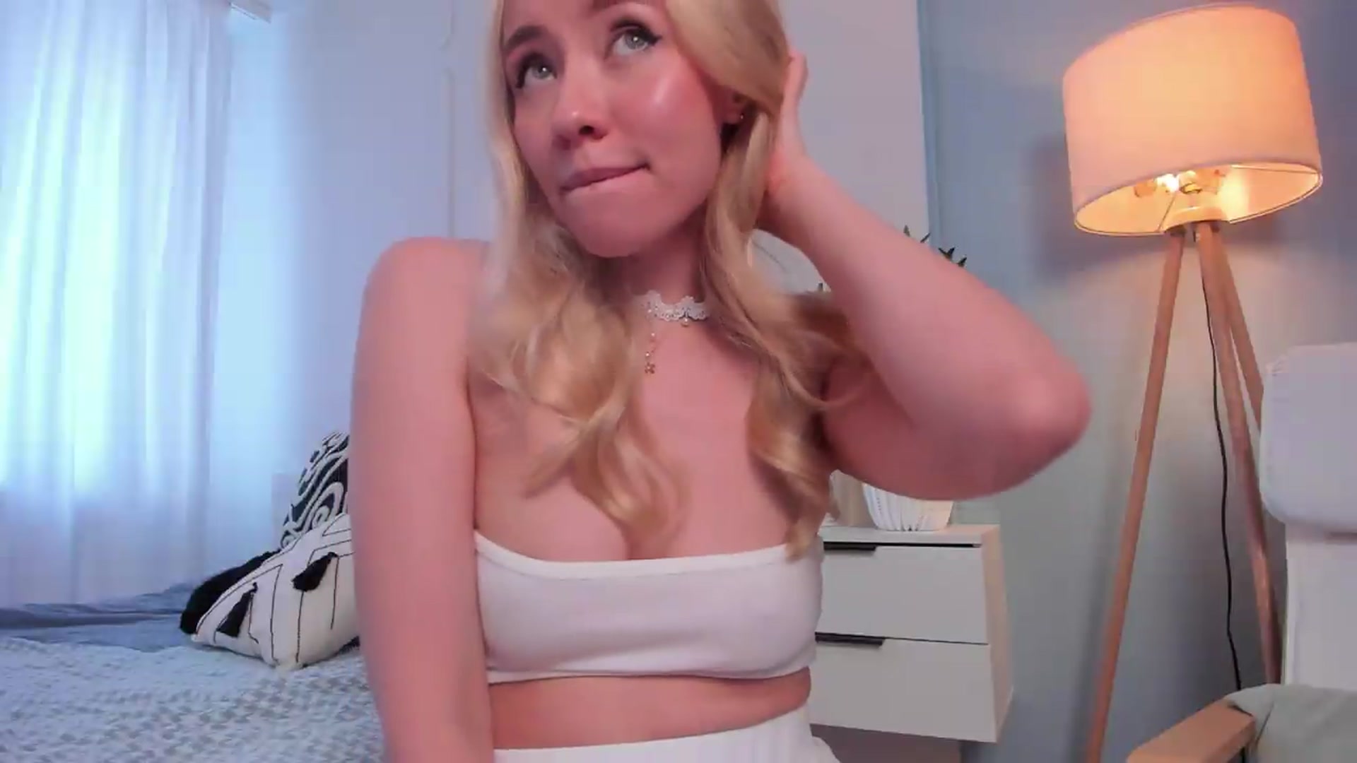 Gallery image thumbnail from pristine_edge's myfreecams stream on, 08/11/2026, 04:34 image 7 of 20