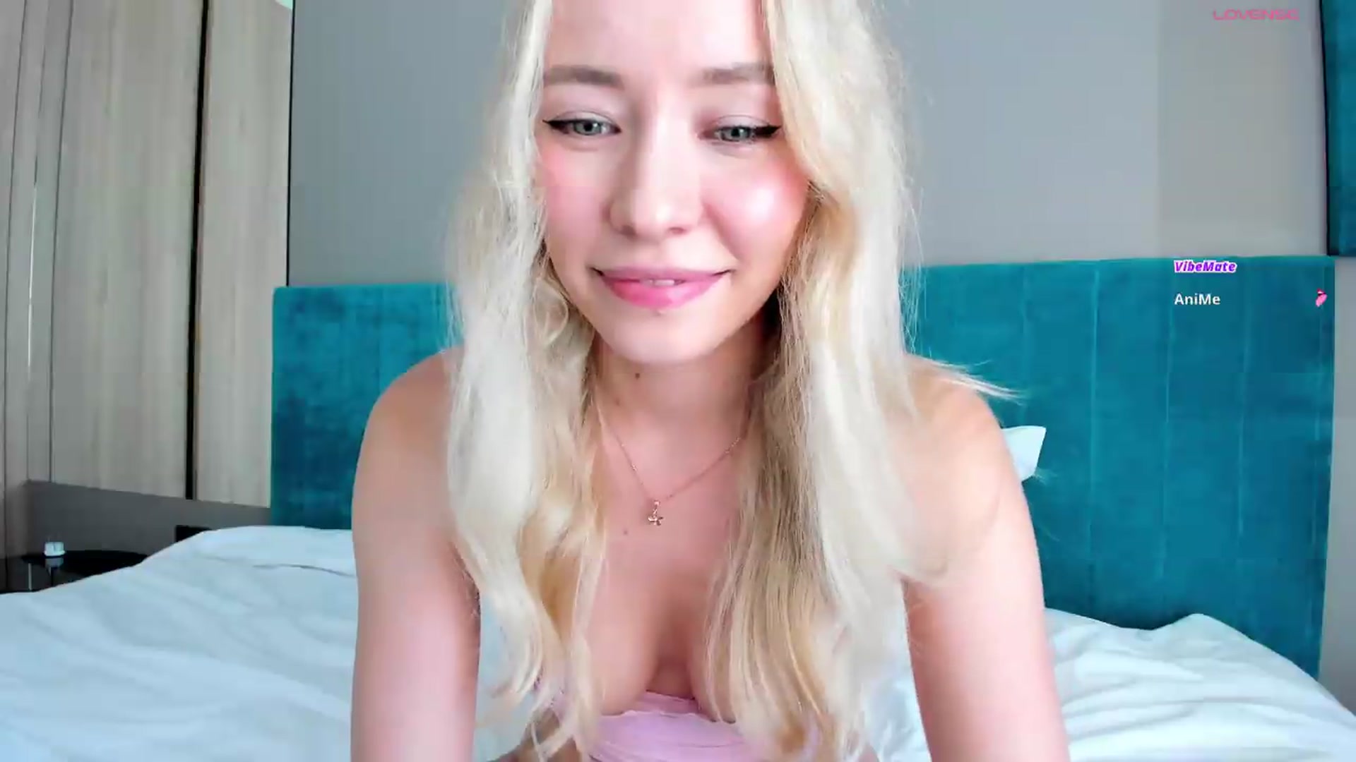 Gallery image thumbnail from pristine_edge's myfreecams stream on, 08/28/2026, 08:17 image 18 of 20