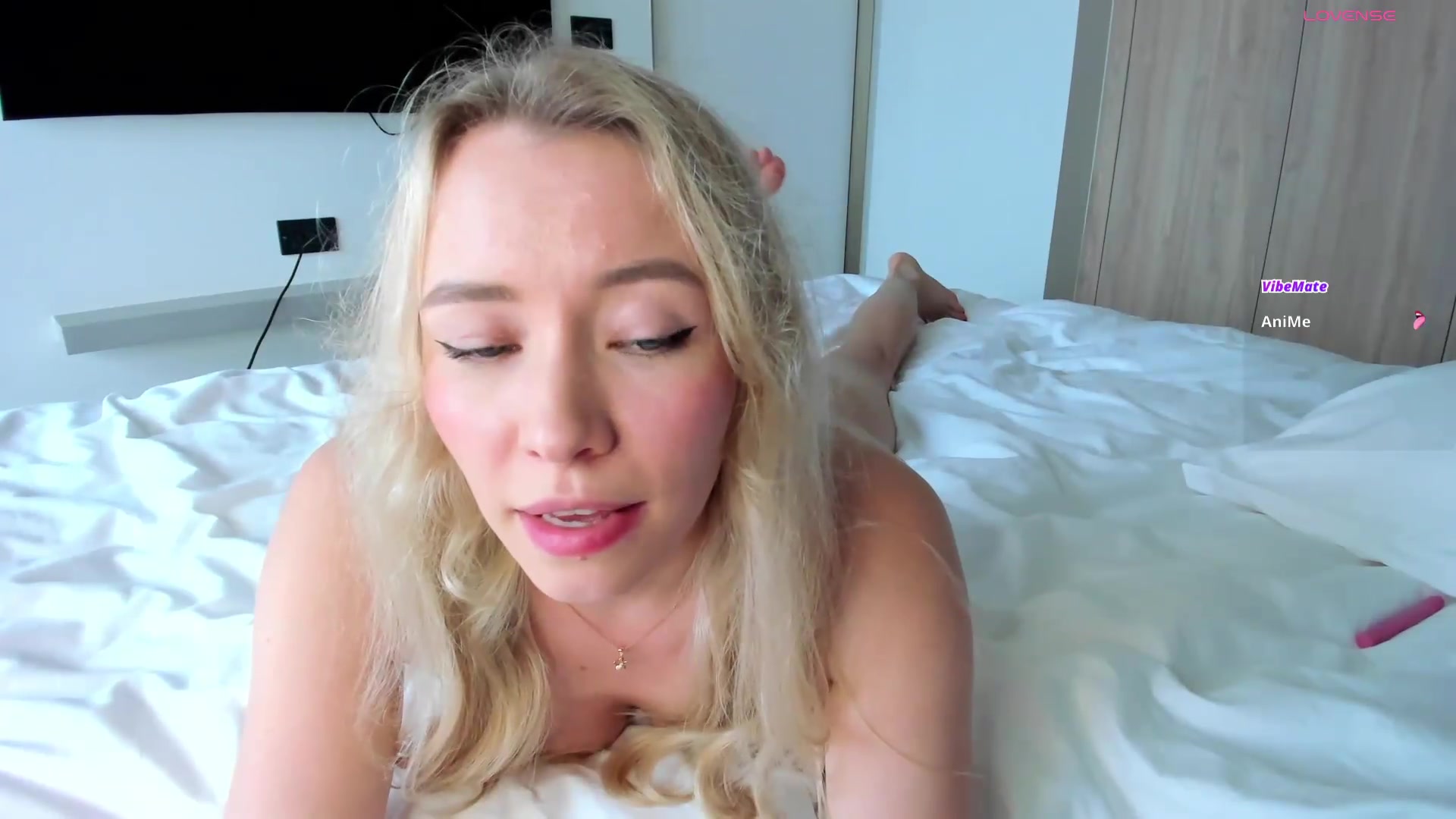 Gallery image thumbnail from pristine_edge's myfreecams stream on, 08/28/2026, 10:25 image 4 of 20