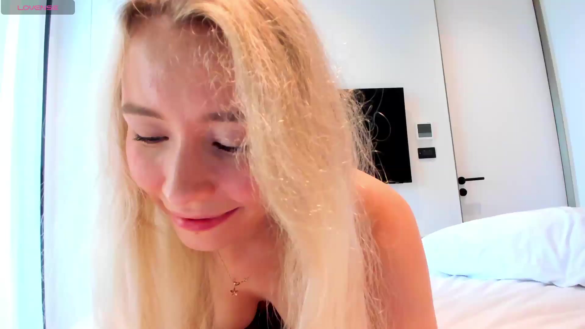 Gallery image thumbnail from pristine_edge's myfreecams stream on, 08/30/2026, 04:21 image 17 of 20