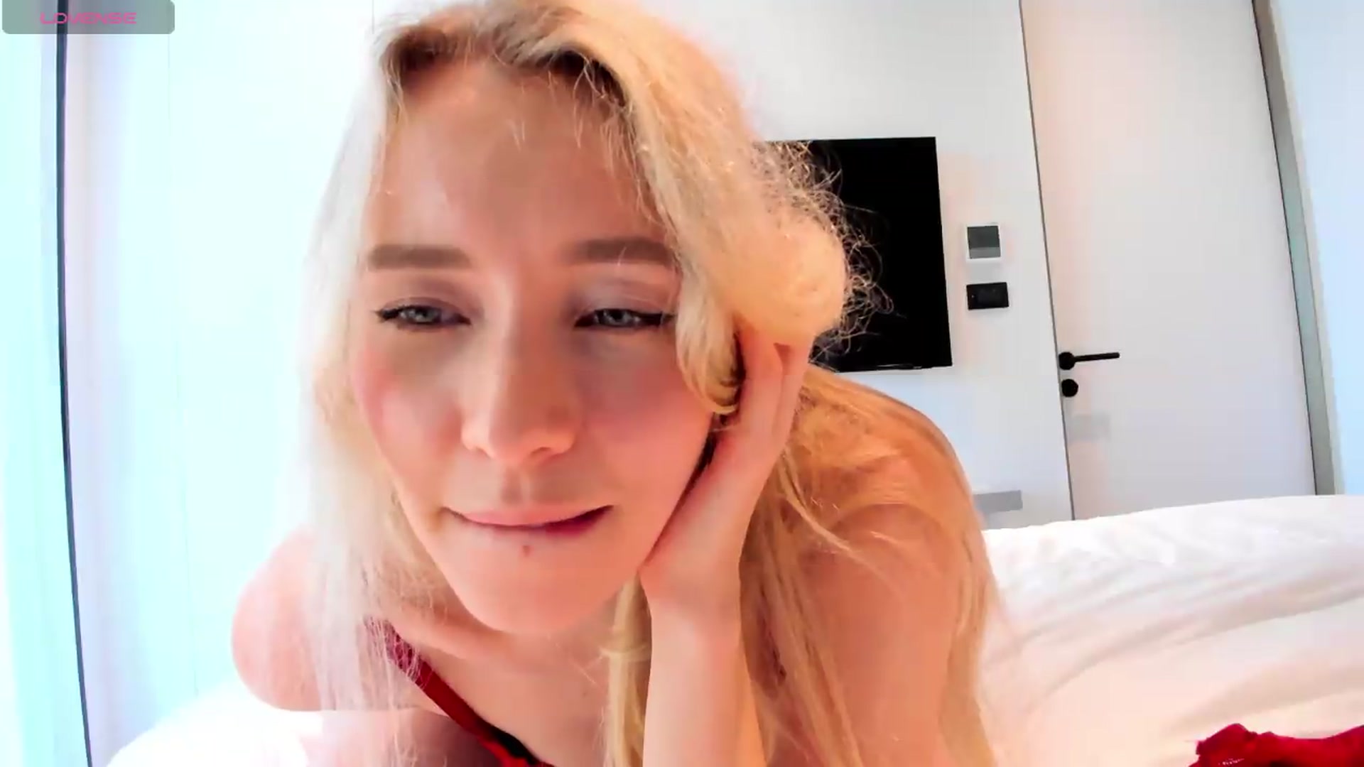 Gallery image thumbnail from pristine_edge's myfreecams stream on, 08/30/2026, 04:21 image 6 of 20