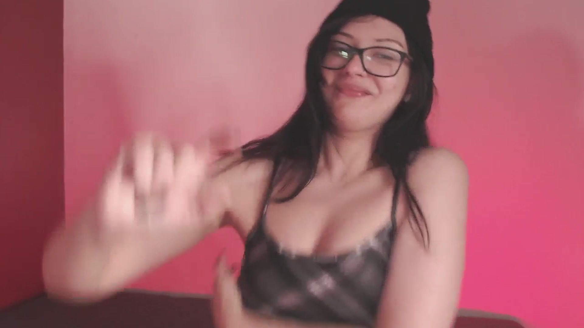 Gallery image thumbnail from prune's myfreecams stream on, 06/05/2025, 02:06 image 10 of 20