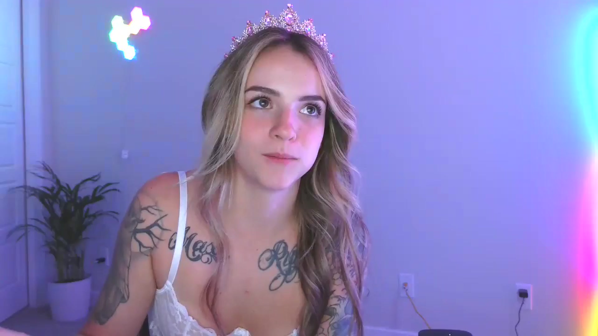 Gallery image thumbnail from puddinbunz69's myfreecams stream on, 05/01/2024, 24:42 image 15 of 20