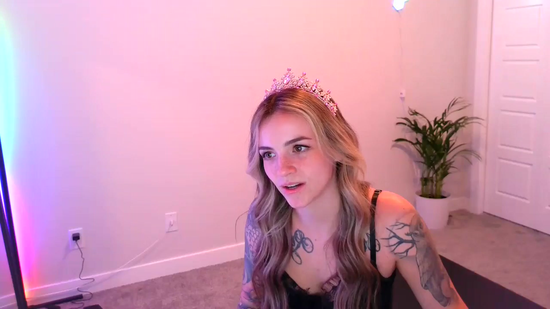 Gallery image thumbnail from puddinbunz69's myfreecams stream on, 05/03/2024, 24:21 image 16 of 20