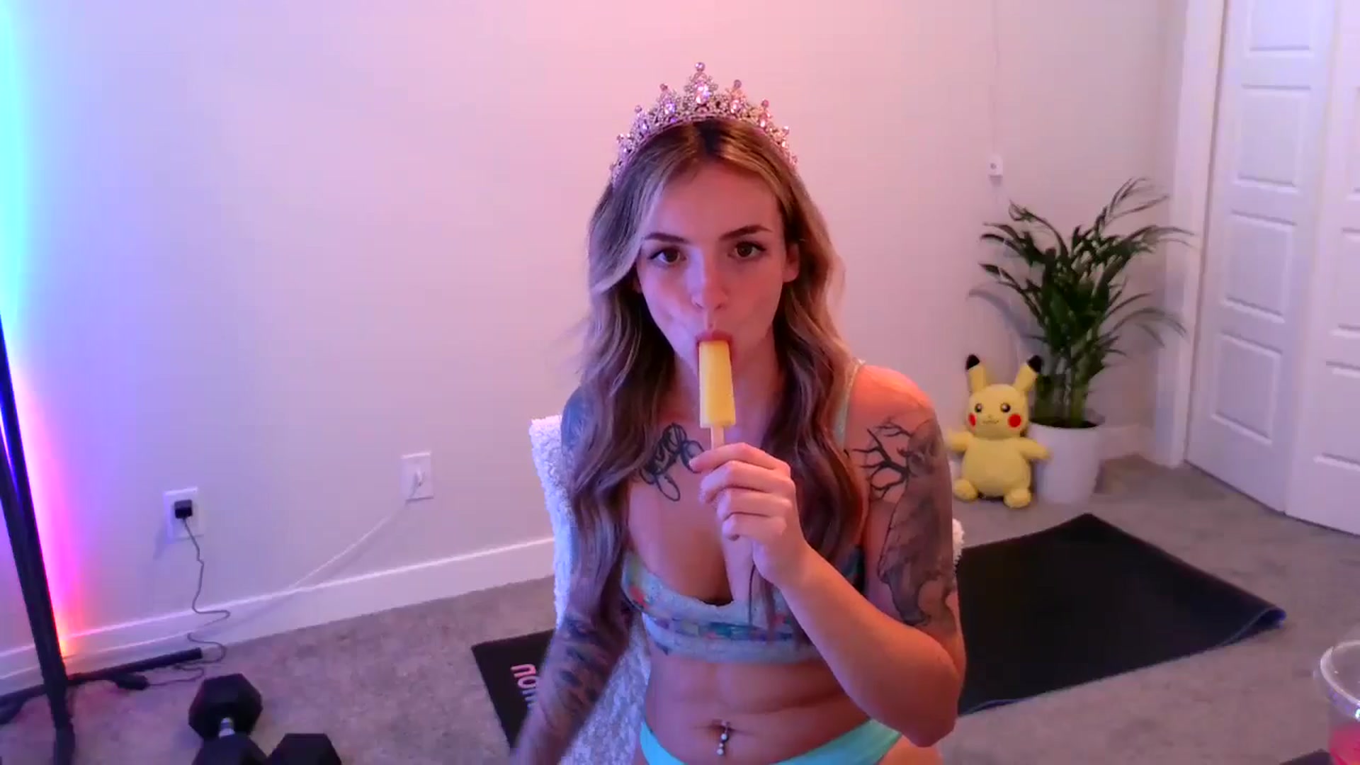 Gallery image thumbnail from puddinbunz69's myfreecams stream on, 05/03/2024, 04:34 image 10 of 20