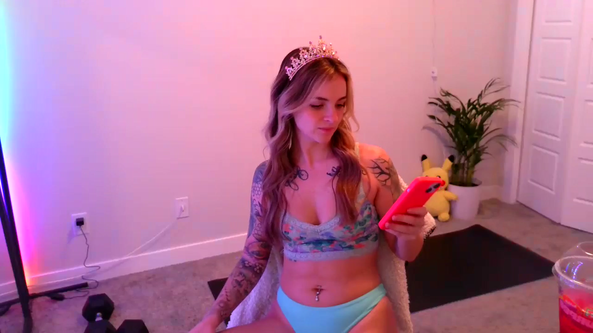 Gallery image thumbnail from puddinbunz69's myfreecams stream on, 05/03/2024, 04:34 image 15 of 20