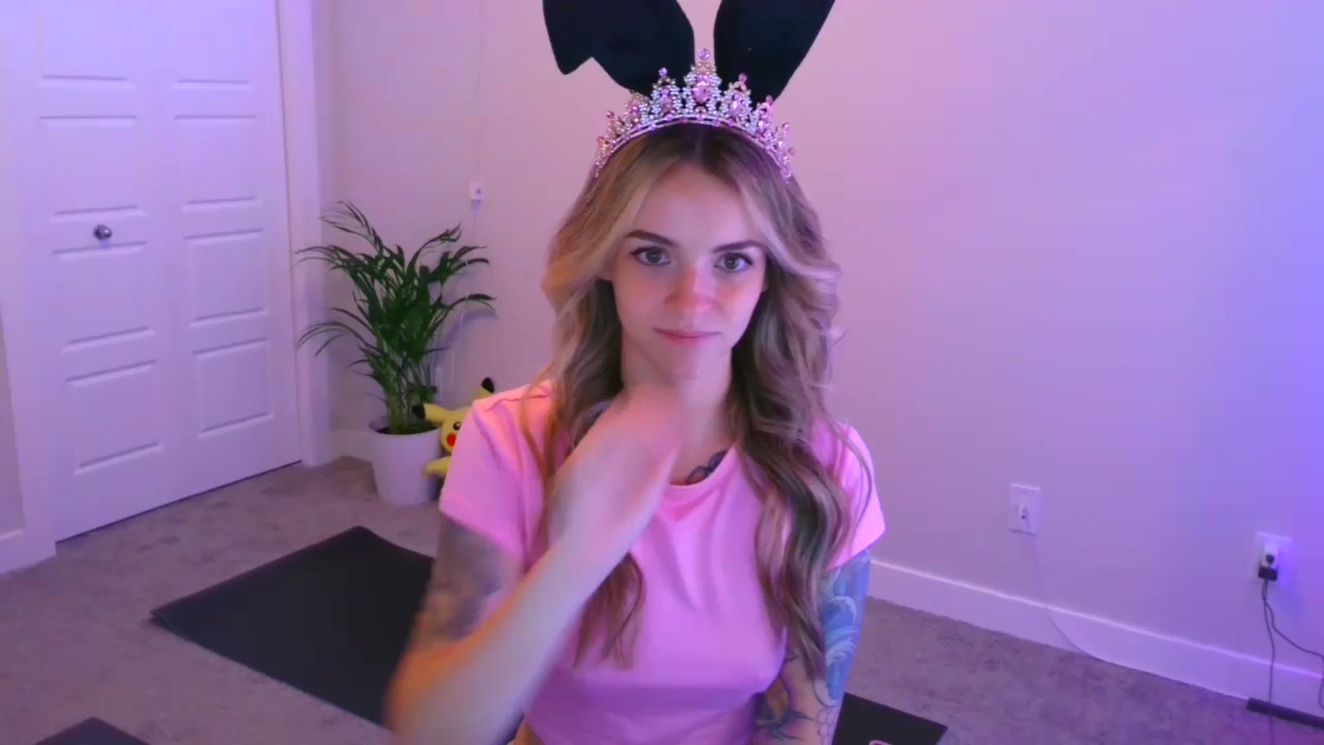 Gallery image thumbnail from puddinbunz69's myfreecams stream on, 05/04/2024, 23:41 image 1 of 20