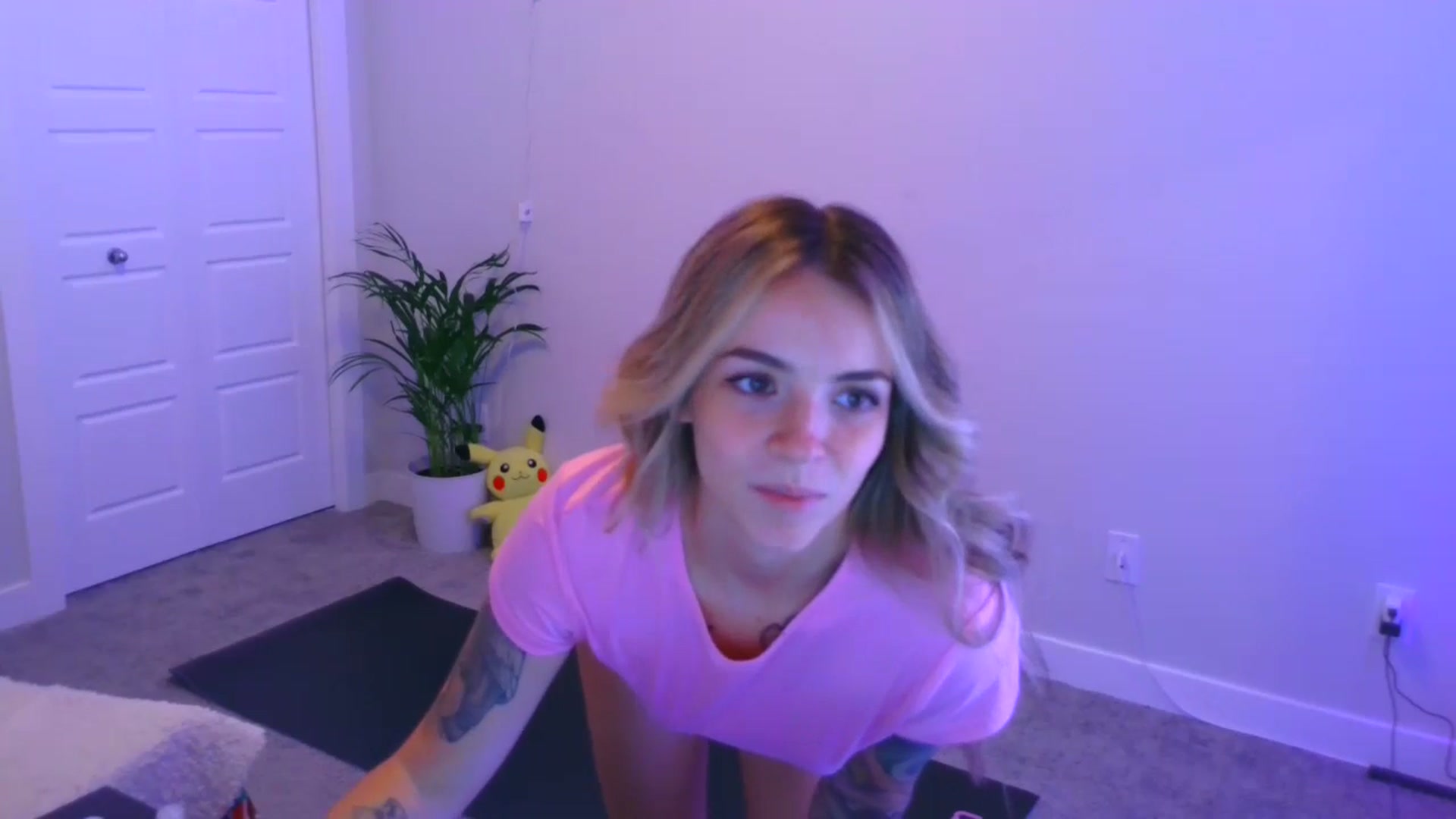 Gallery image thumbnail from puddinbunz69's myfreecams stream on, 05/04/2024, 23:41 image 5 of 20