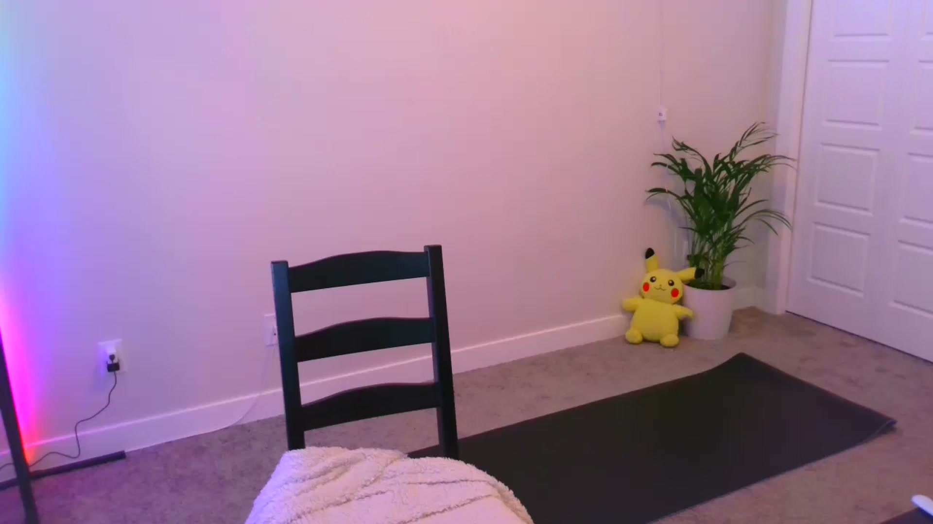 Gallery image thumbnail from puddinbunz69's myfreecams stream on, 05/05/2024, 01:16 image 2 of 20