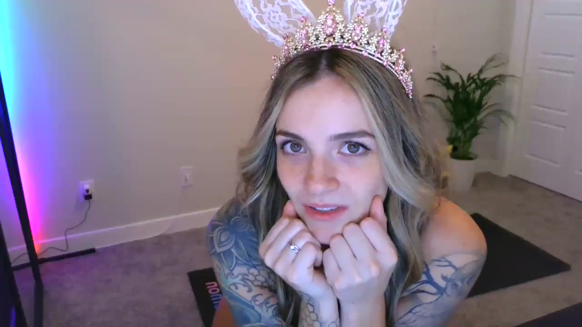 Gallery image thumbnail from puddinbunz69's myfreecams stream on, 05/05/2024, 03:56 image 5 of 20