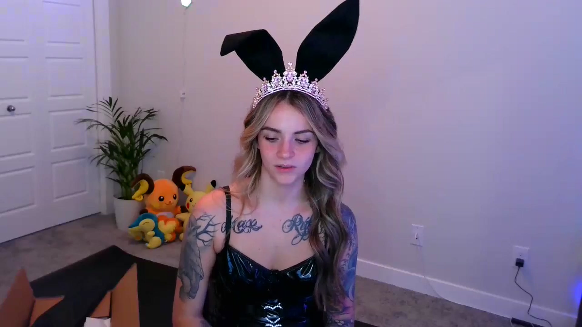 Gallery image thumbnail from puddinbunz69's myfreecams stream on, 05/07/2024, 24:48 image 9 of 20