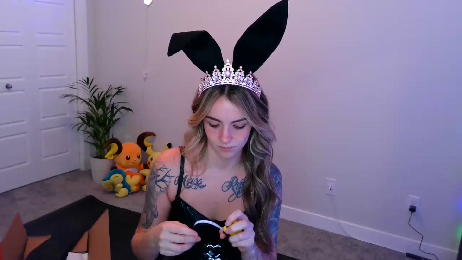 Gallery image thumbnail from puddinbunz69's myfreecams stream on, 05/07/2024, 24:48 image 12 of 20
