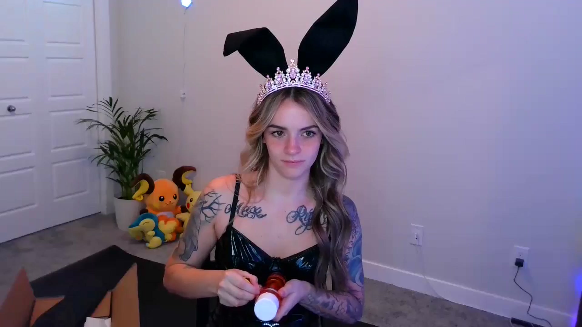 Gallery image thumbnail from puddinbunz69's myfreecams stream on, 05/07/2024, 24:48 image 10 of 20