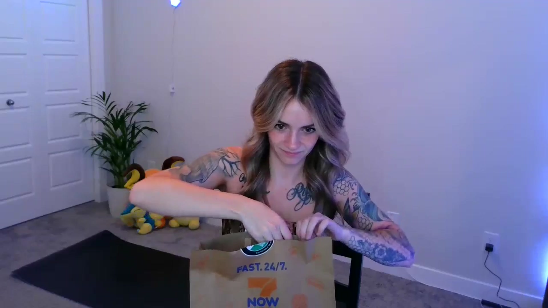 Gallery image thumbnail from puddinbunz69's myfreecams stream on, 05/07/2024, 04:52 image 4 of 20