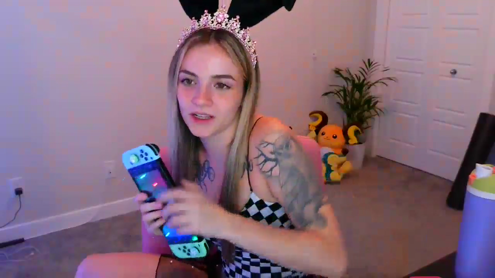 Gallery image thumbnail from puddinbunz69's myfreecams stream on, 05/08/2024, 02:16 image 2 of 20