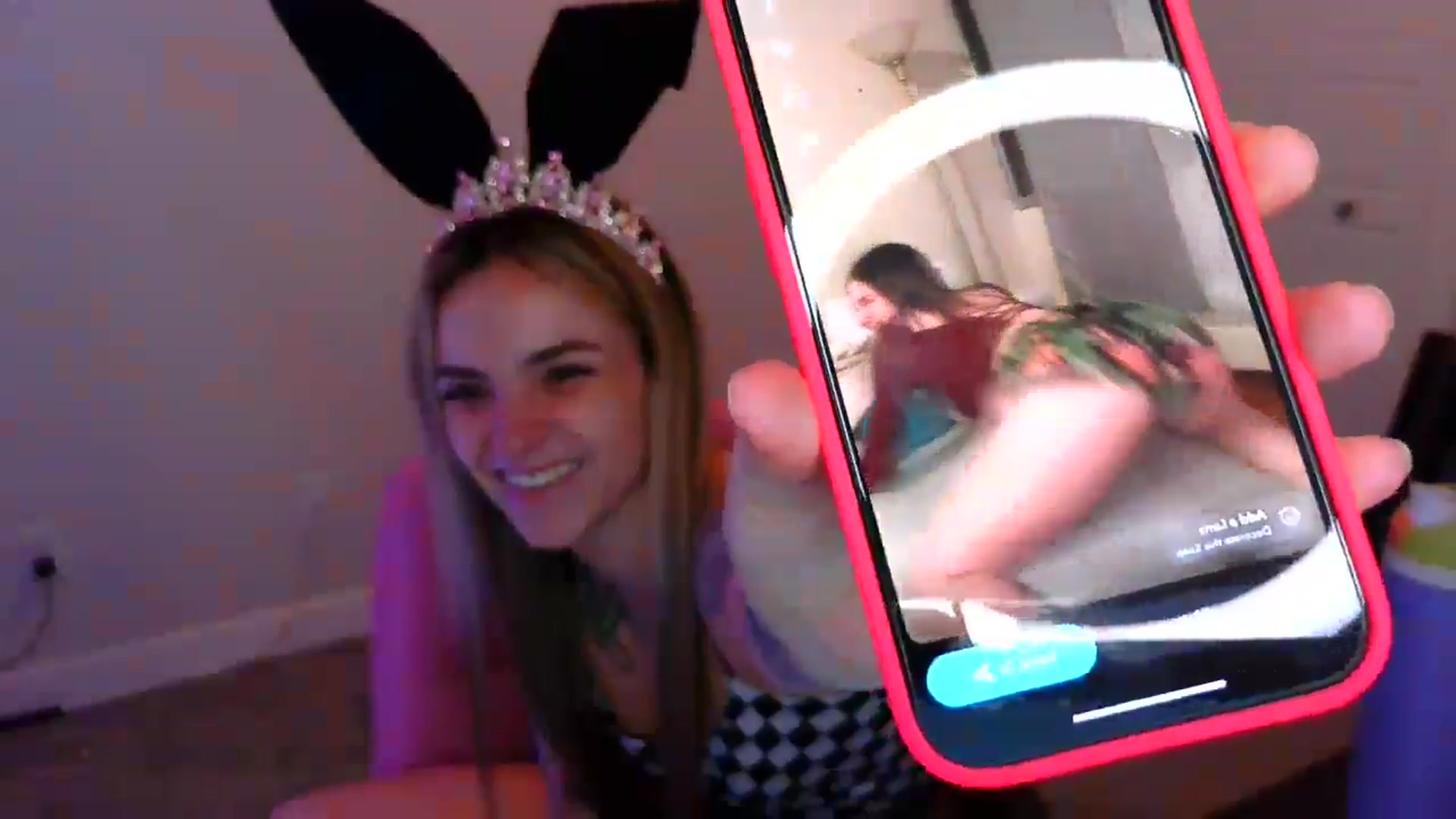 Gallery image thumbnail from puddinbunz69's myfreecams stream on, 05/08/2024, 02:16 image 14 of 20