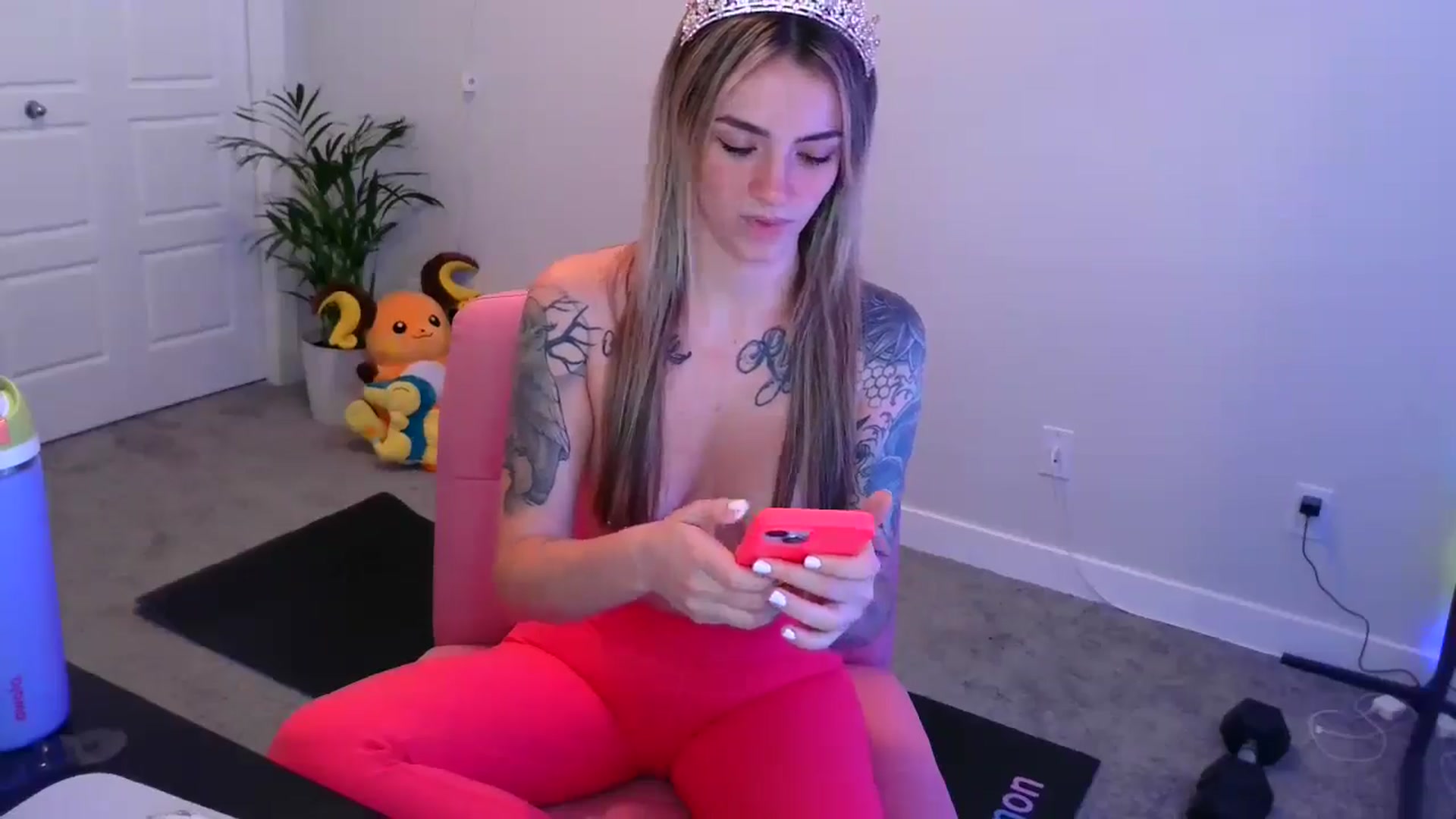 Gallery image thumbnail from puddinbunz69's myfreecams stream on, 05/08/2024, 22:13 image 8 of 20