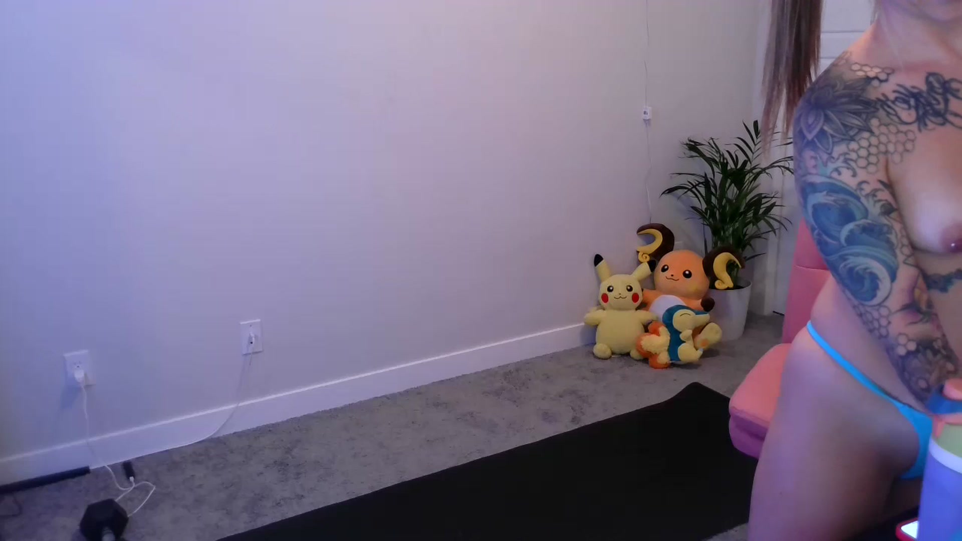 Gallery image thumbnail from puddinbunz69's myfreecams stream on, 05/09/2024, 24:42 image 10 of 20
