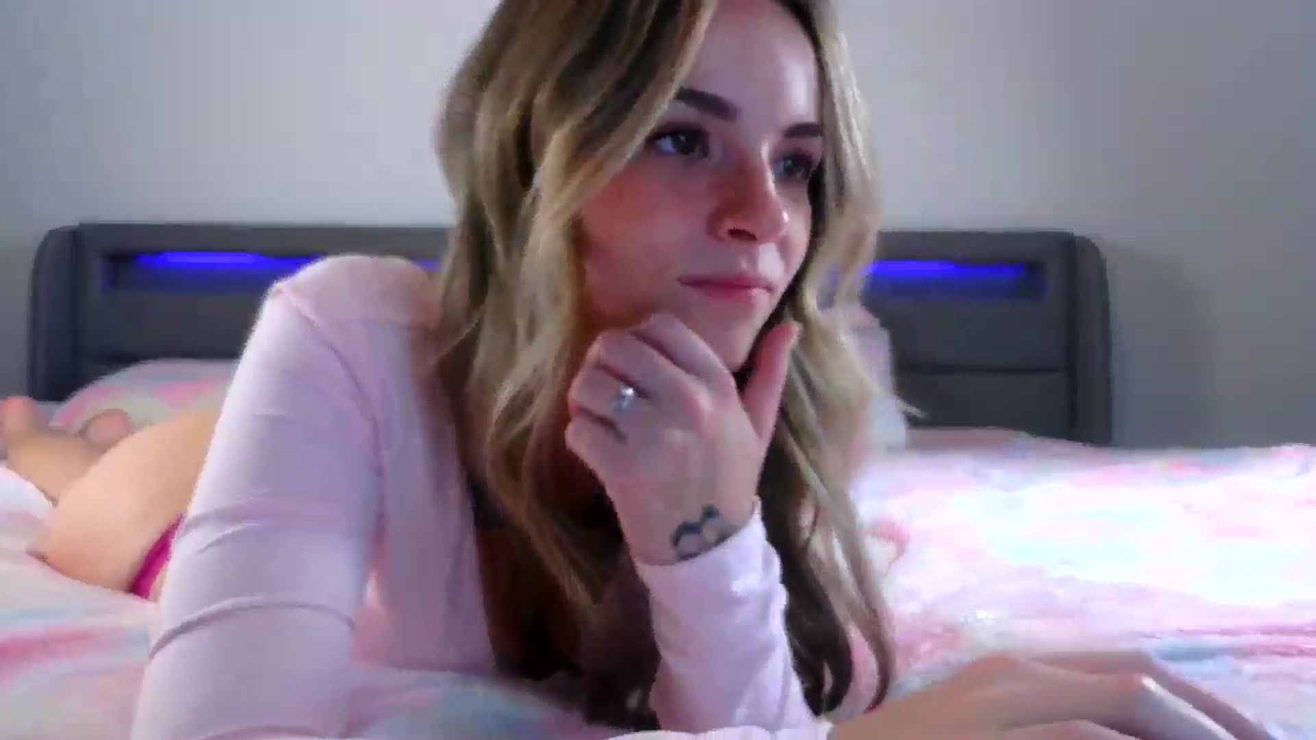 Gallery image thumbnail from puddinbunz69's myfreecams stream on, 05/13/2024, 06:10 image 13 of 20