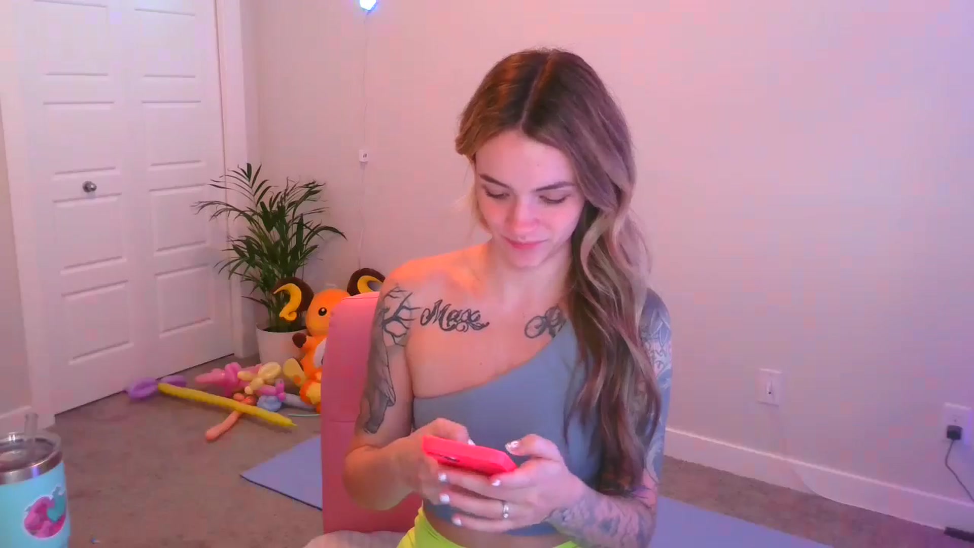 Gallery image thumbnail from puddinbunz69's myfreecams stream on, 05/14/2024, 23:17 image 4 of 20