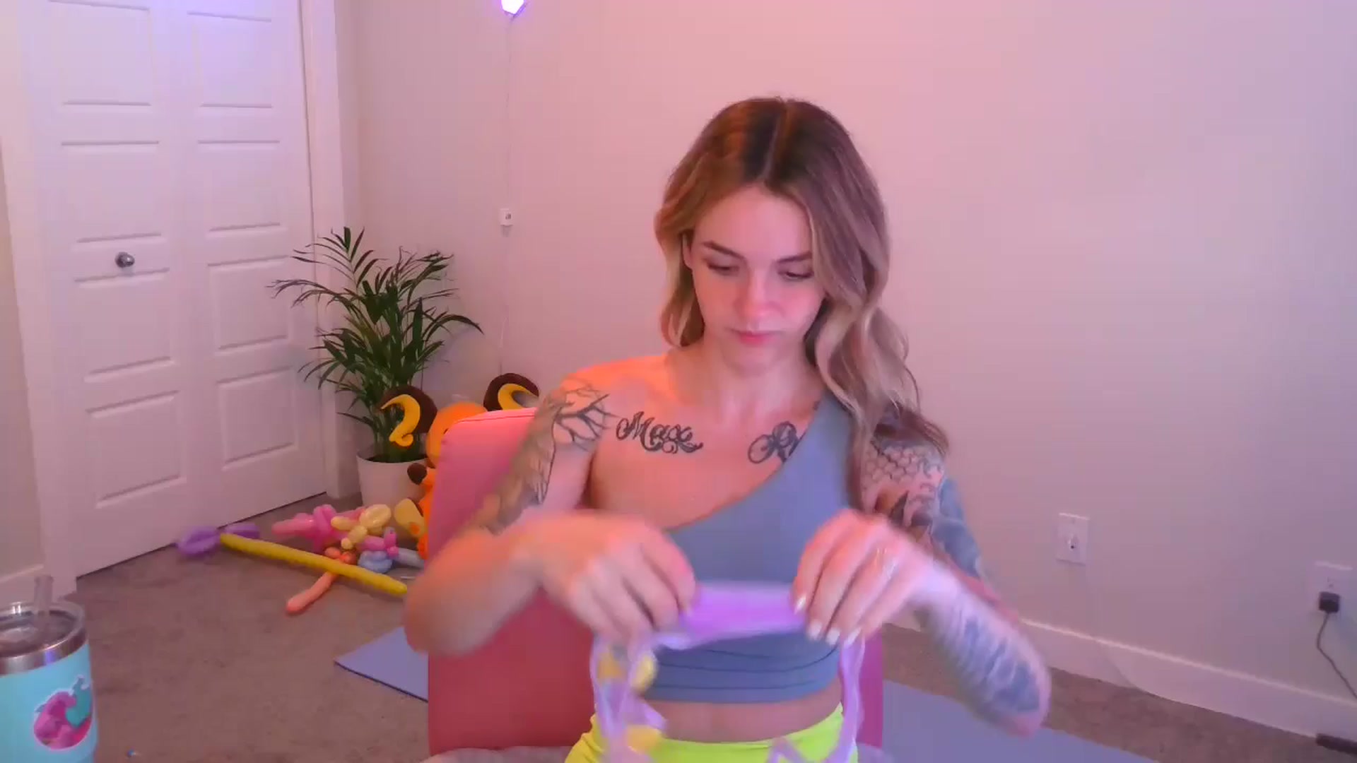 Gallery image thumbnail from puddinbunz69's myfreecams stream on, 05/14/2024, 23:17 image 11 of 20