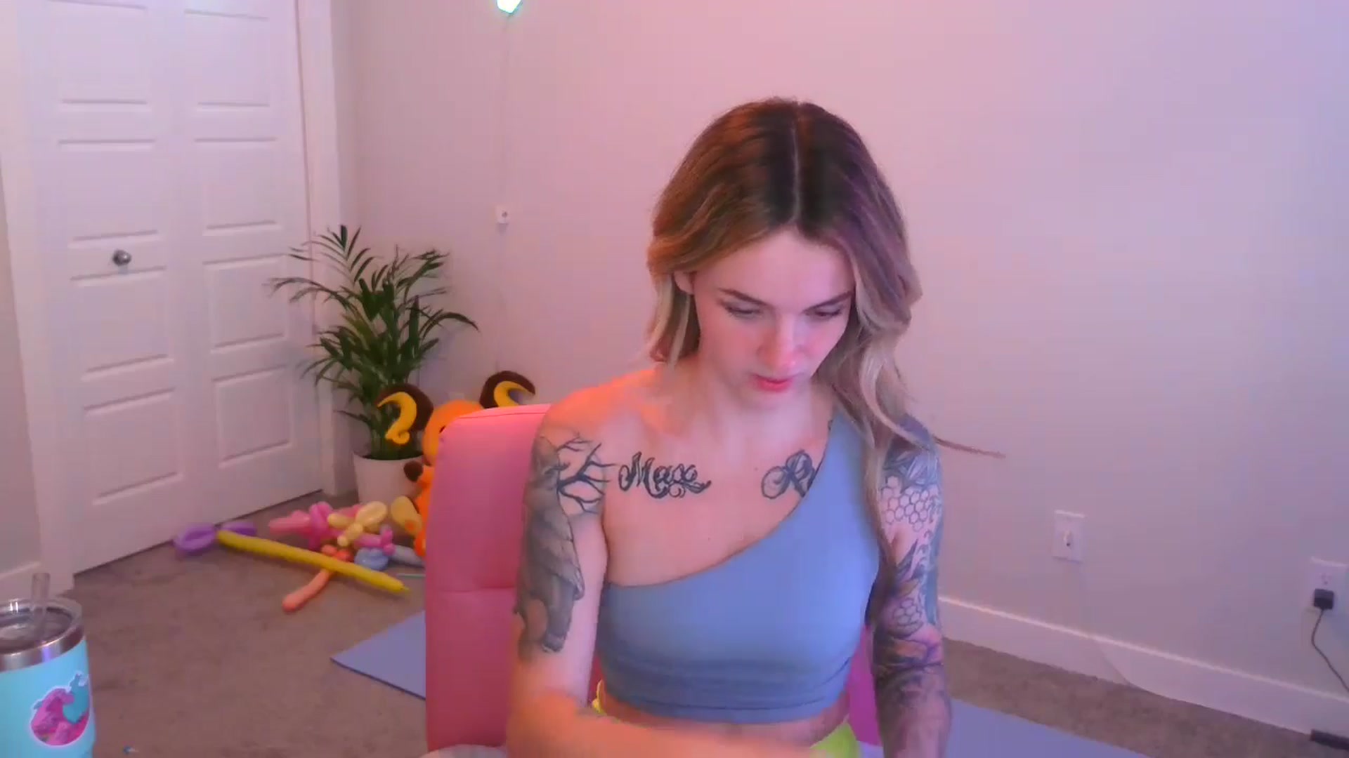 Gallery image thumbnail from puddinbunz69's myfreecams stream on, 05/14/2024, 23:17 image 12 of 20