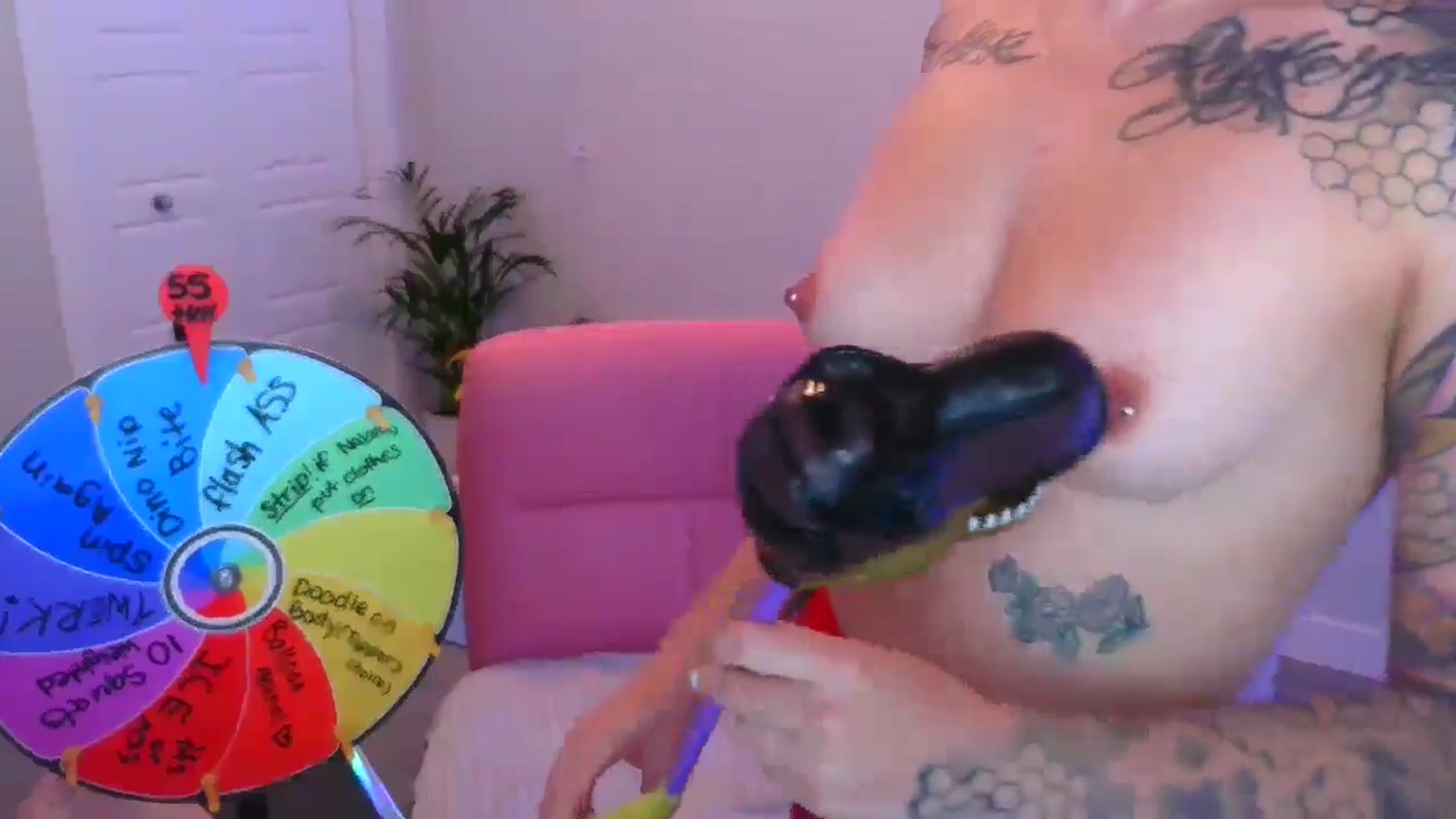 Gallery image thumbnail from puddinbunz69's myfreecams stream on, 05/15/2024, 21:14 image 2 of 20