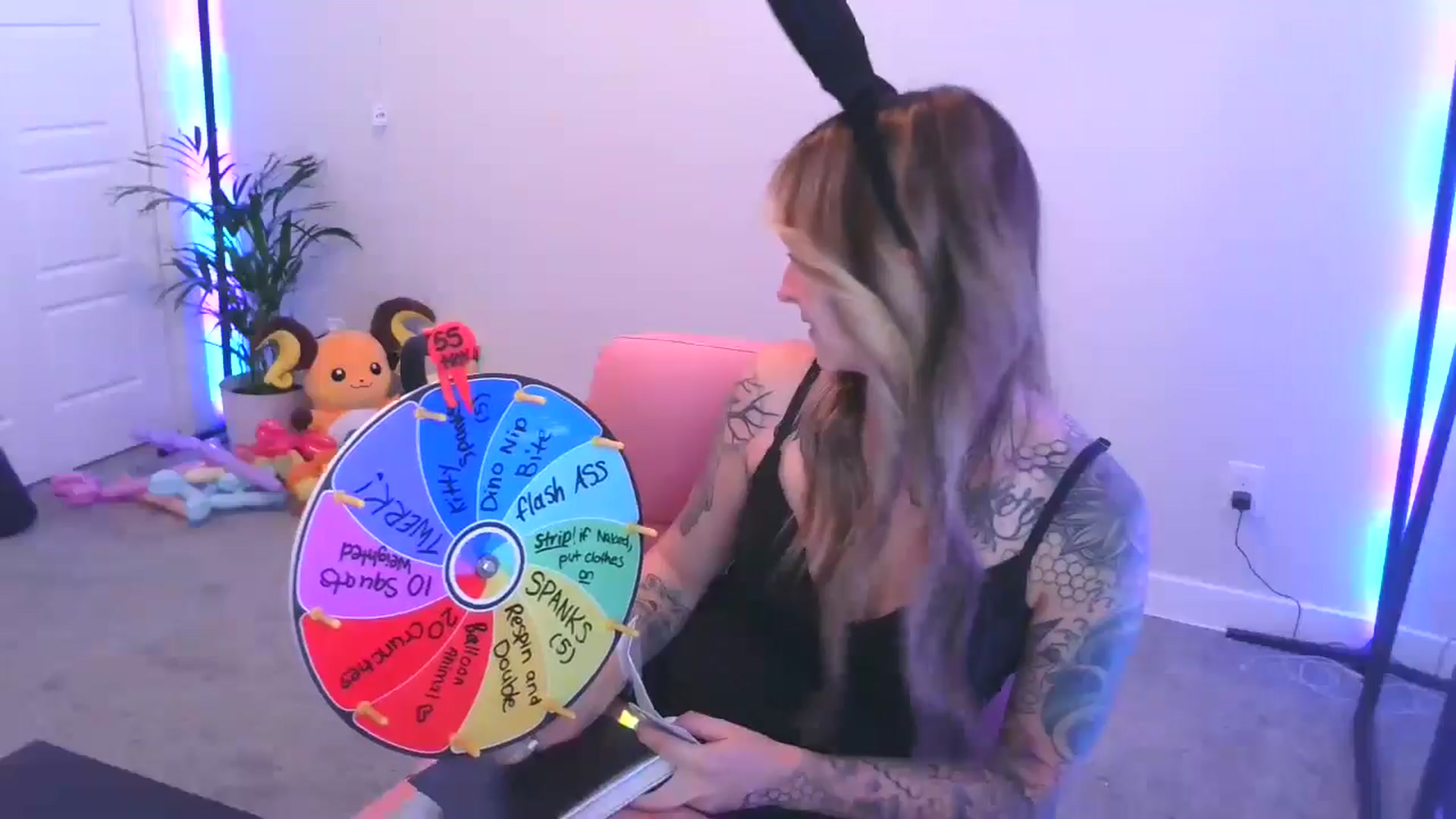 Gallery image thumbnail from puddinbunz69's myfreecams stream on, 05/18/2024, 02:42 image 2 of 20