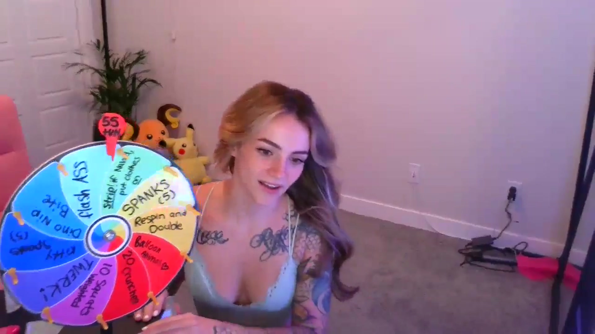 Gallery image thumbnail from puddinbunz69's myfreecams stream on, 05/19/2024, 24:13 image 16 of 20