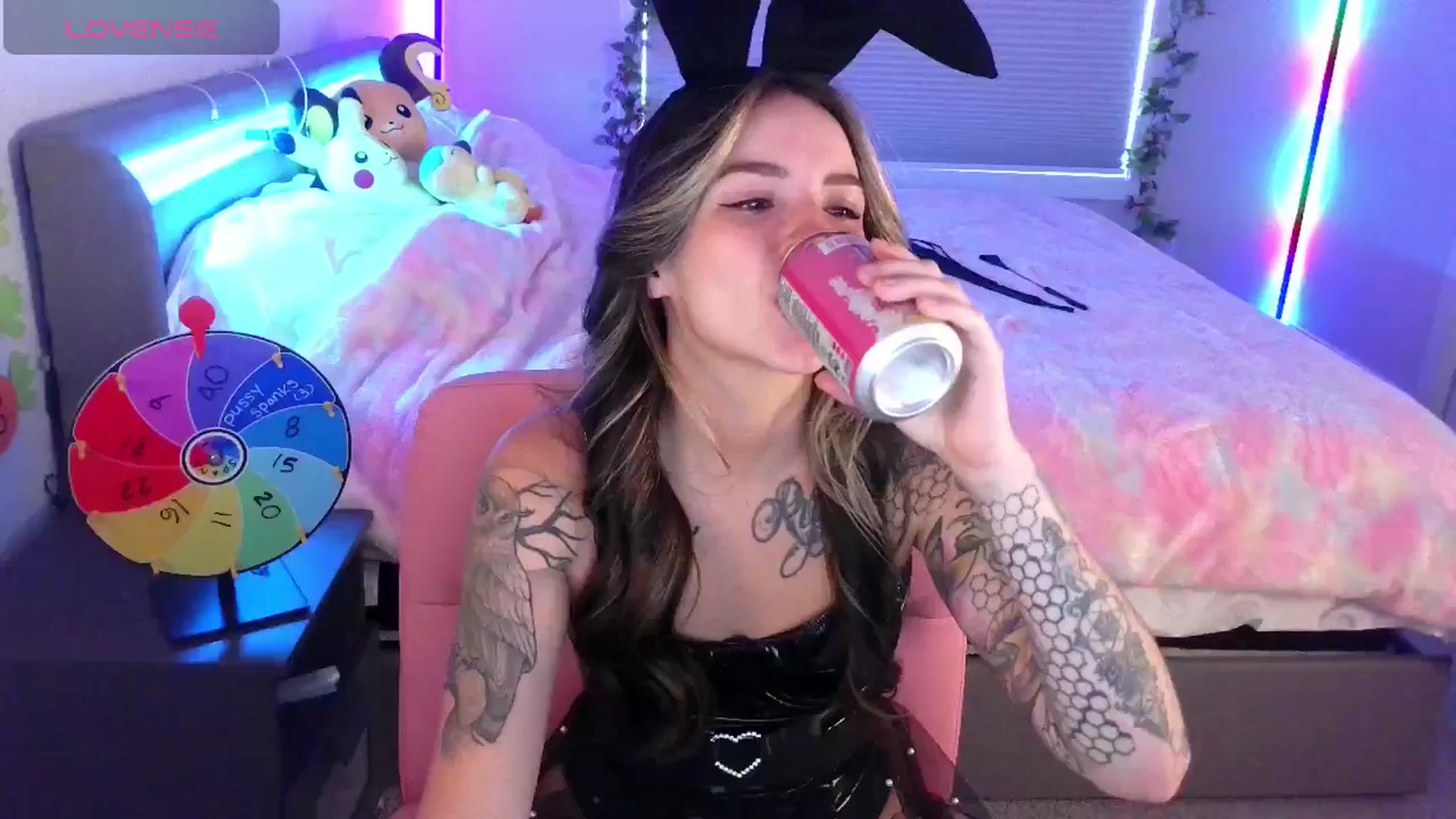 Gallery image thumbnail from puddinbunz69's myfreecams stream on, 06/15/2024, 24:47 image 6 of 20
